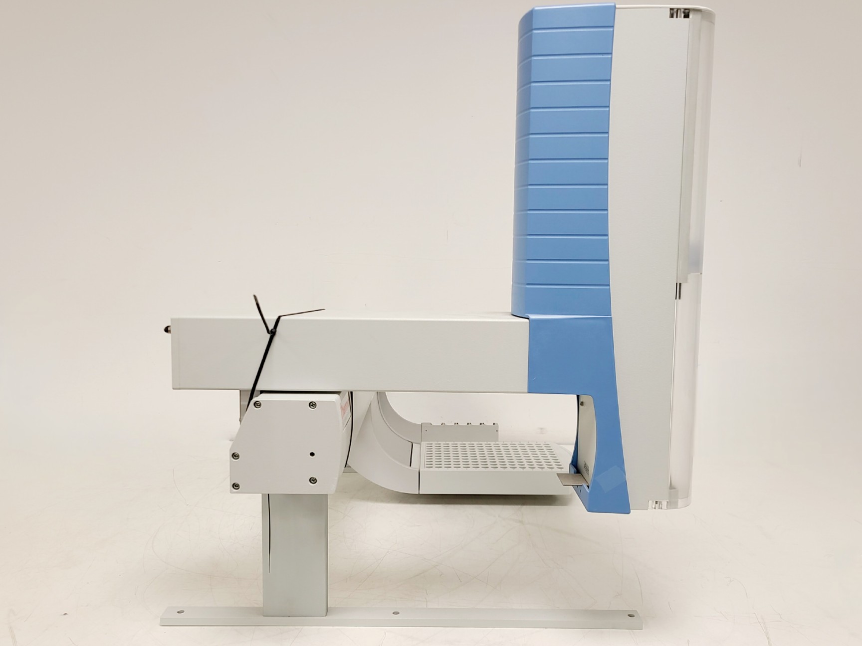Image of Thermo Scientific TriPlus Autosampler HPLC P/N: TP100,TP201,TP011011100000