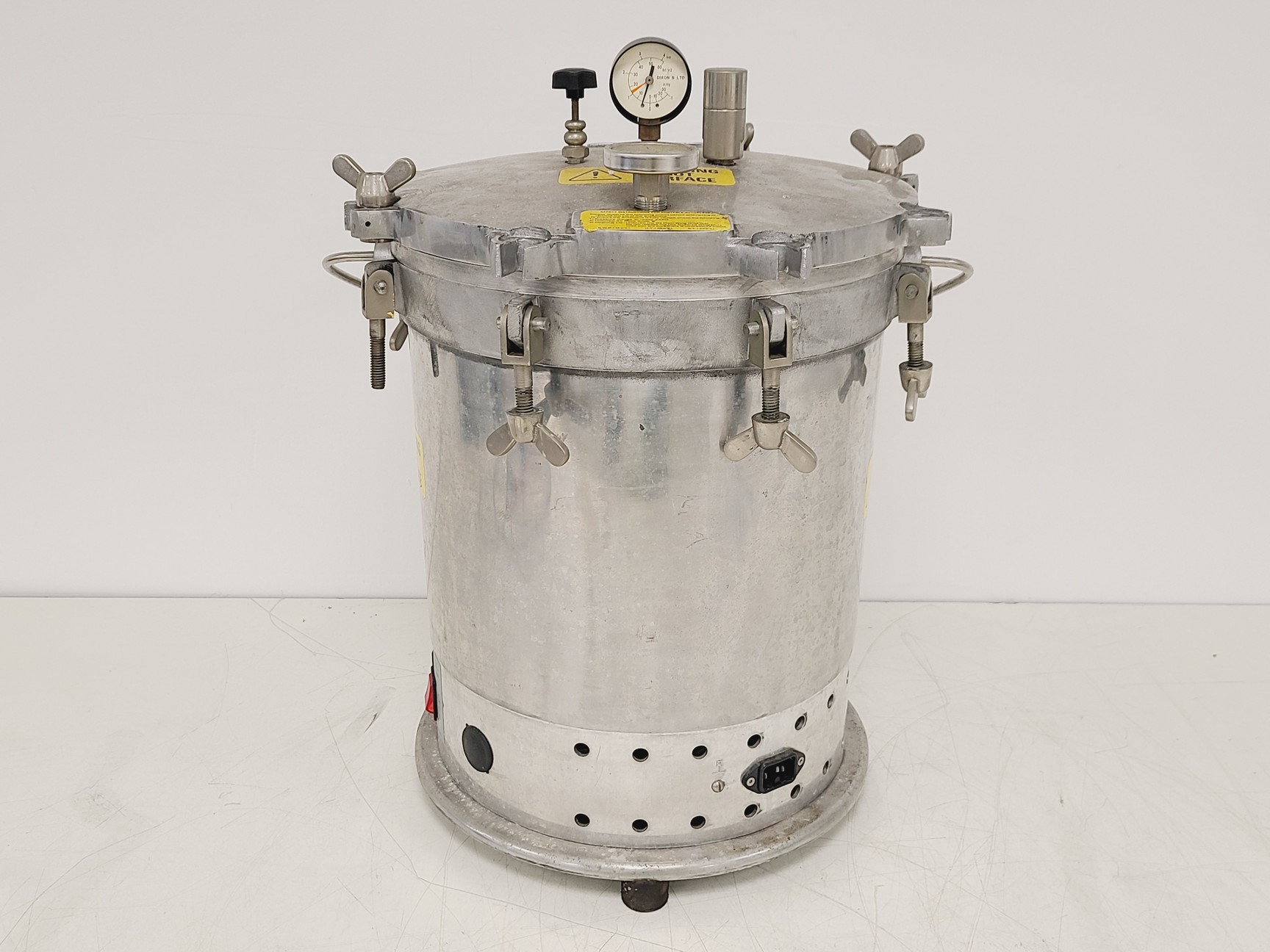Image of Express Autoclaves Portable Laboratory Autoclave