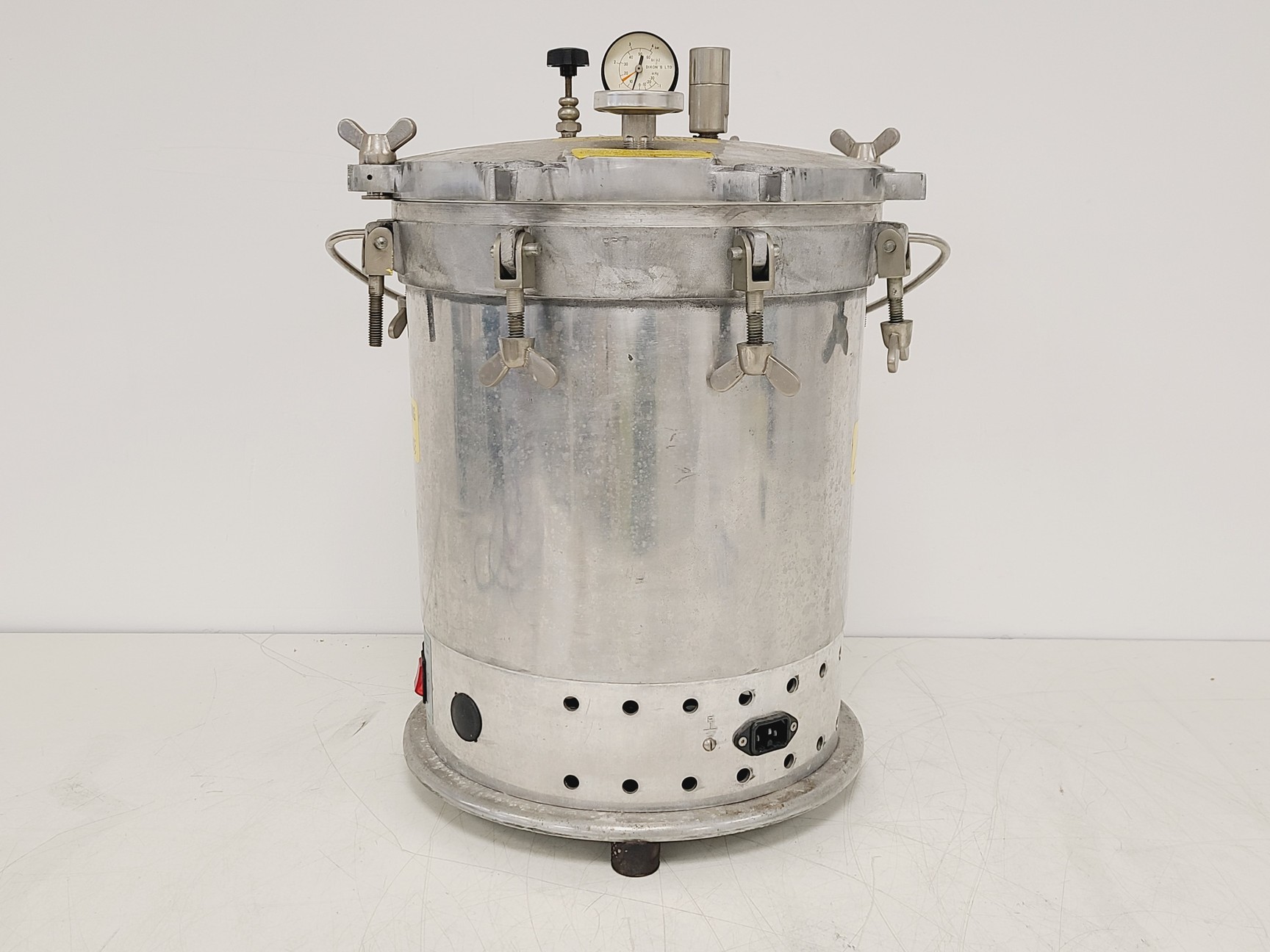 Image of Express Autoclaves Portable Laboratory Autoclave