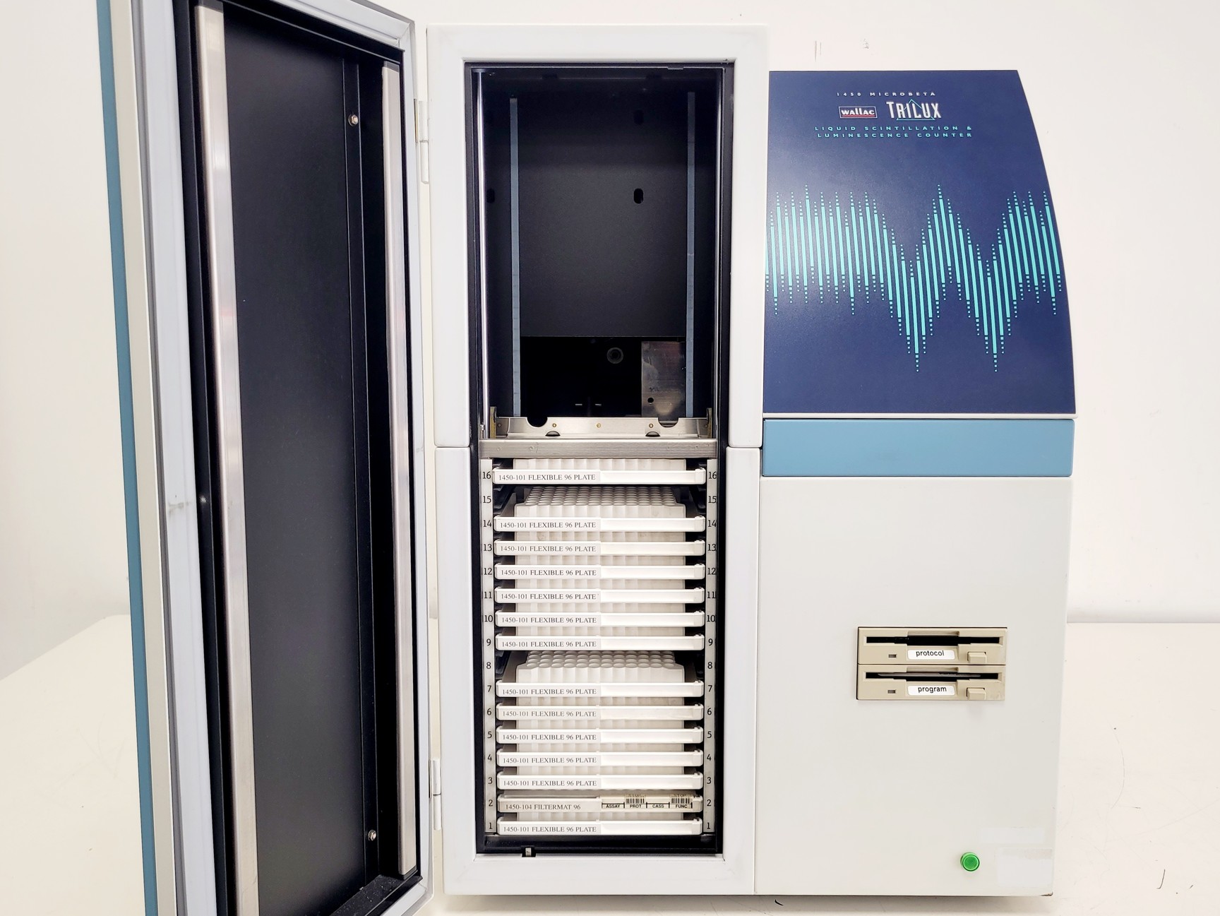 Image of Perkin Elmer Wallac 1450 Microbeta Trilux Luminescence Counter