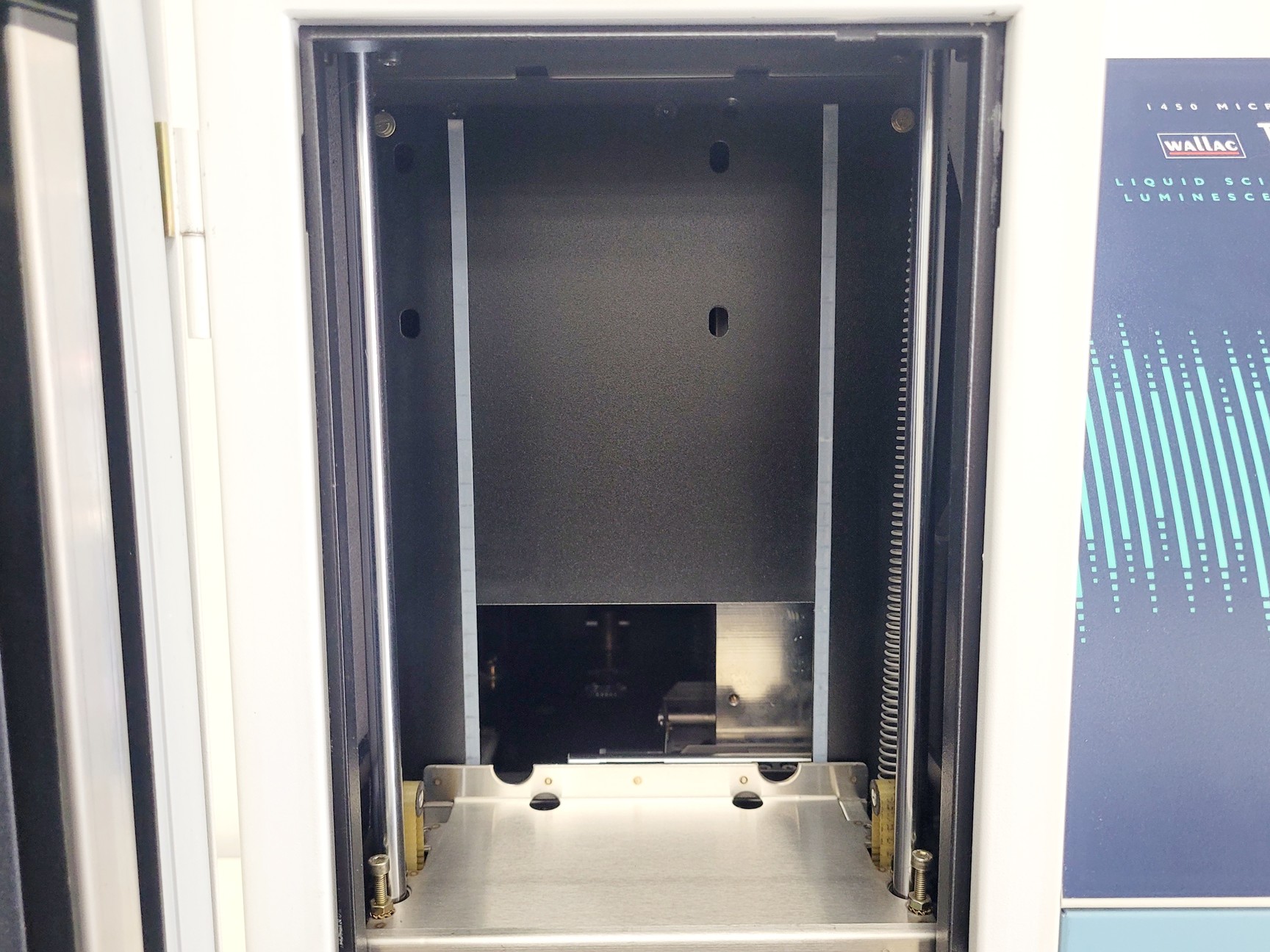 Image of Perkin Elmer Wallac 1450 Microbeta Trilux Luminescence Counter