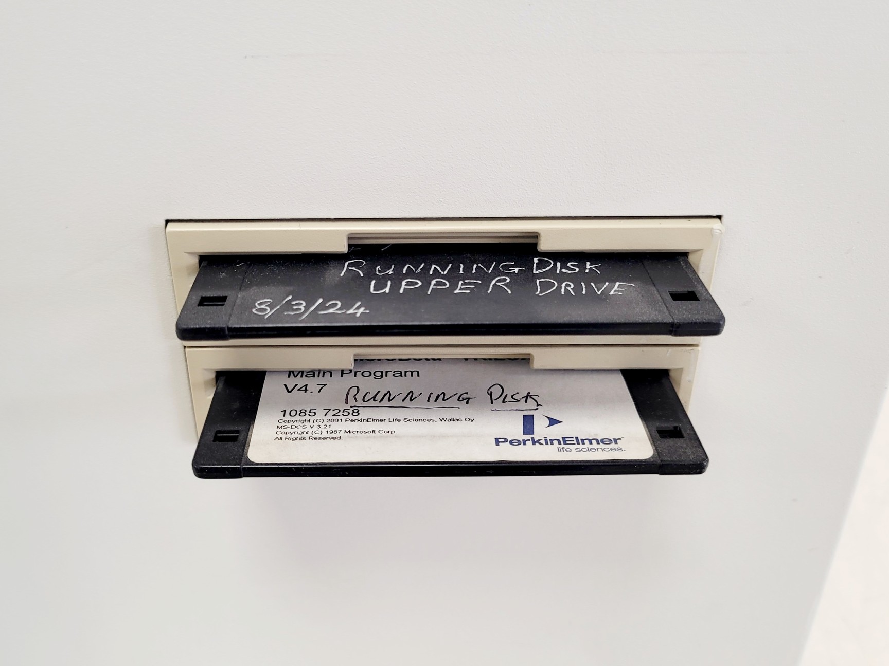 Image of Perkin Elmer Wallac 1450 Microbeta Trilux Luminescence Counter