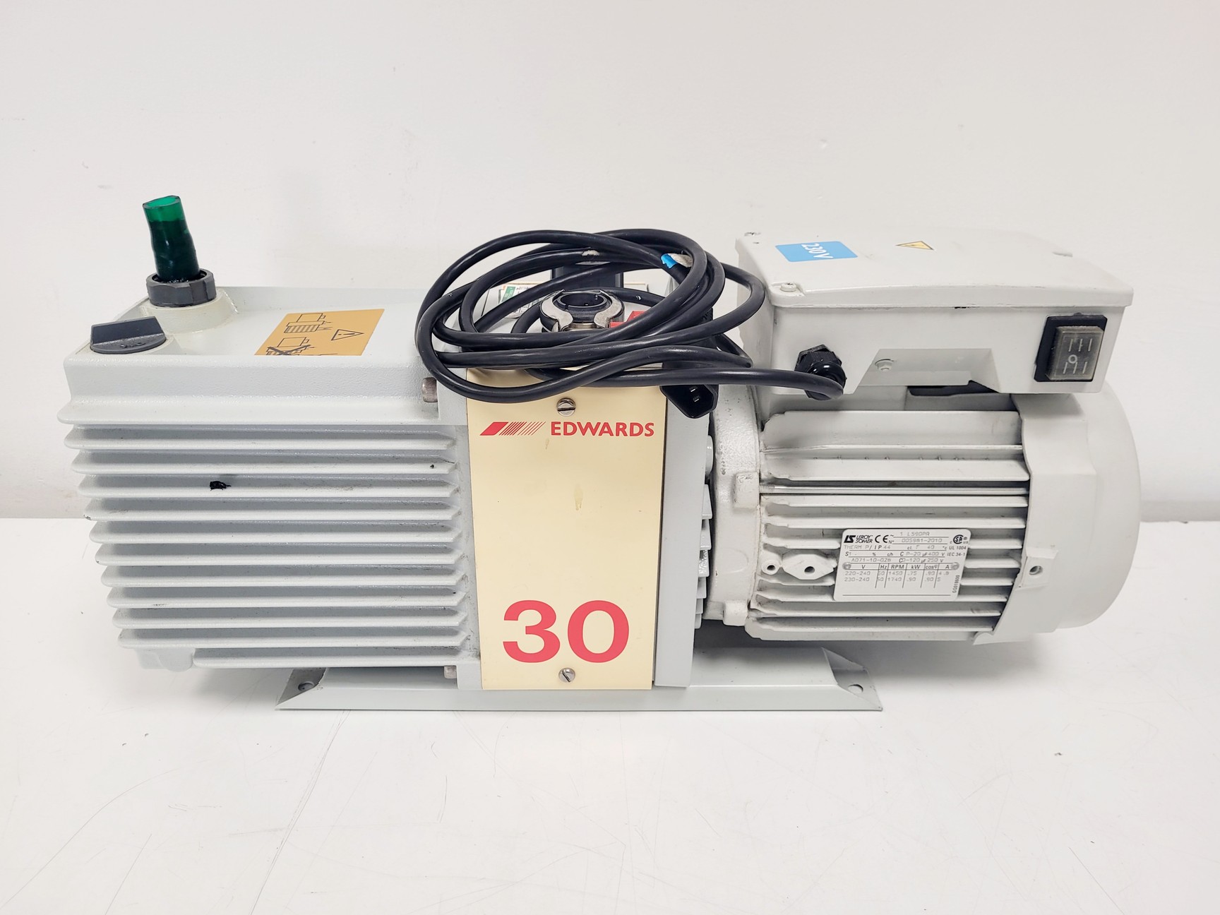 Image of Thermo Finnigan LCQ Advantage Mass Spectrometer w/ Pump, Nitrogen Generator Lab