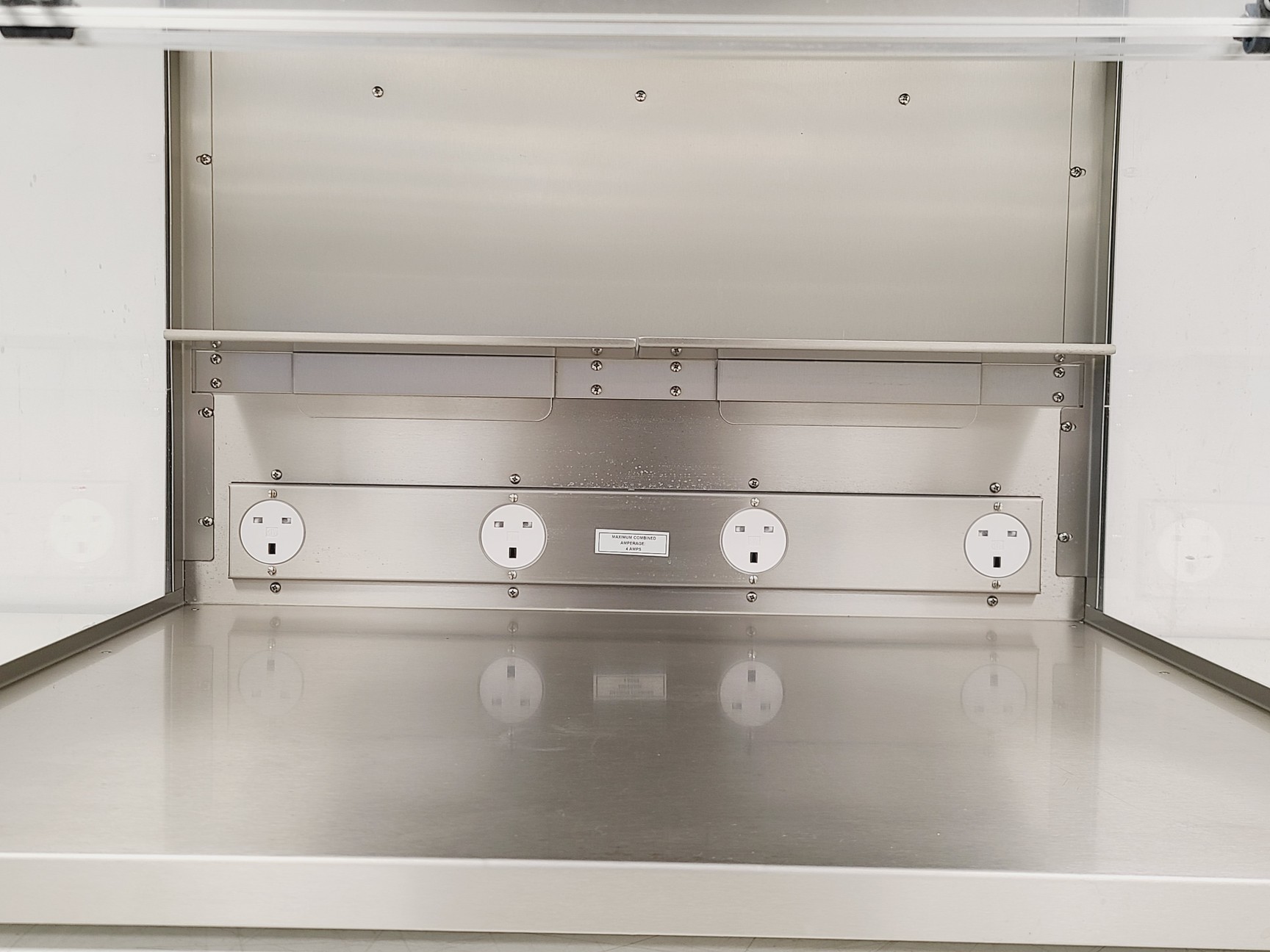 Image of UVP UV Sterilizing PCR Workstation Lab