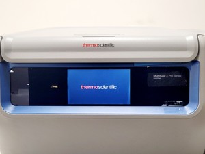 Thumbnail image of Thermo Fisher Scientific Multifuge X4R Pro w/ TX-1000 Rotor 4200RPM
