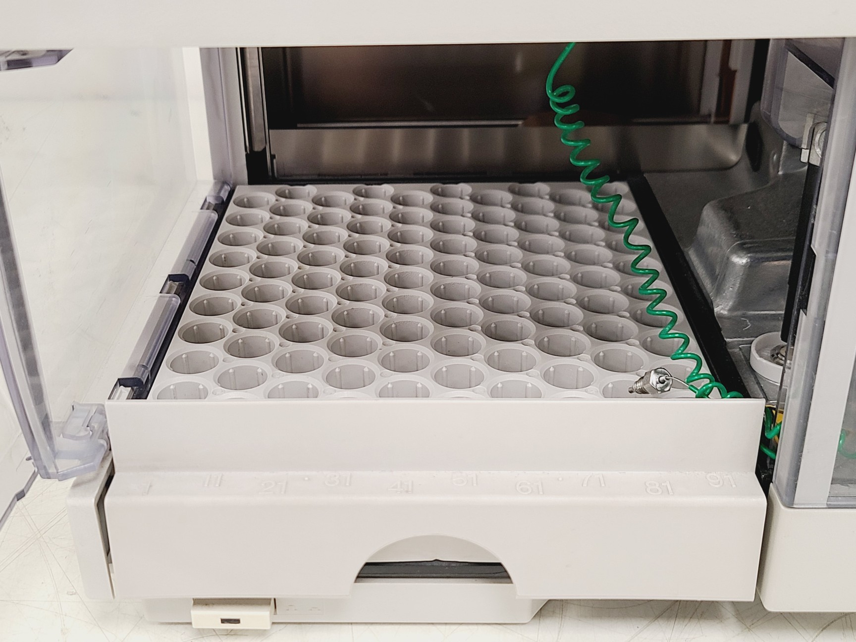 Image of Agilent 1100 Series HPLC System: G1322A, G1311A, G1314A, G1329A, G1330B & G1316A