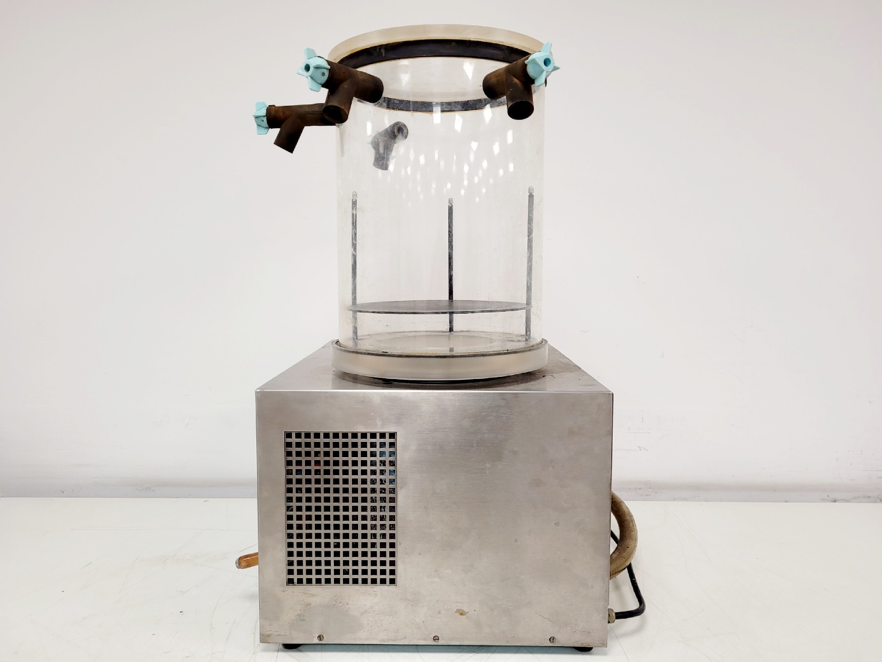 Image of LSL Secfroid LyoLab A Freeze Dryer