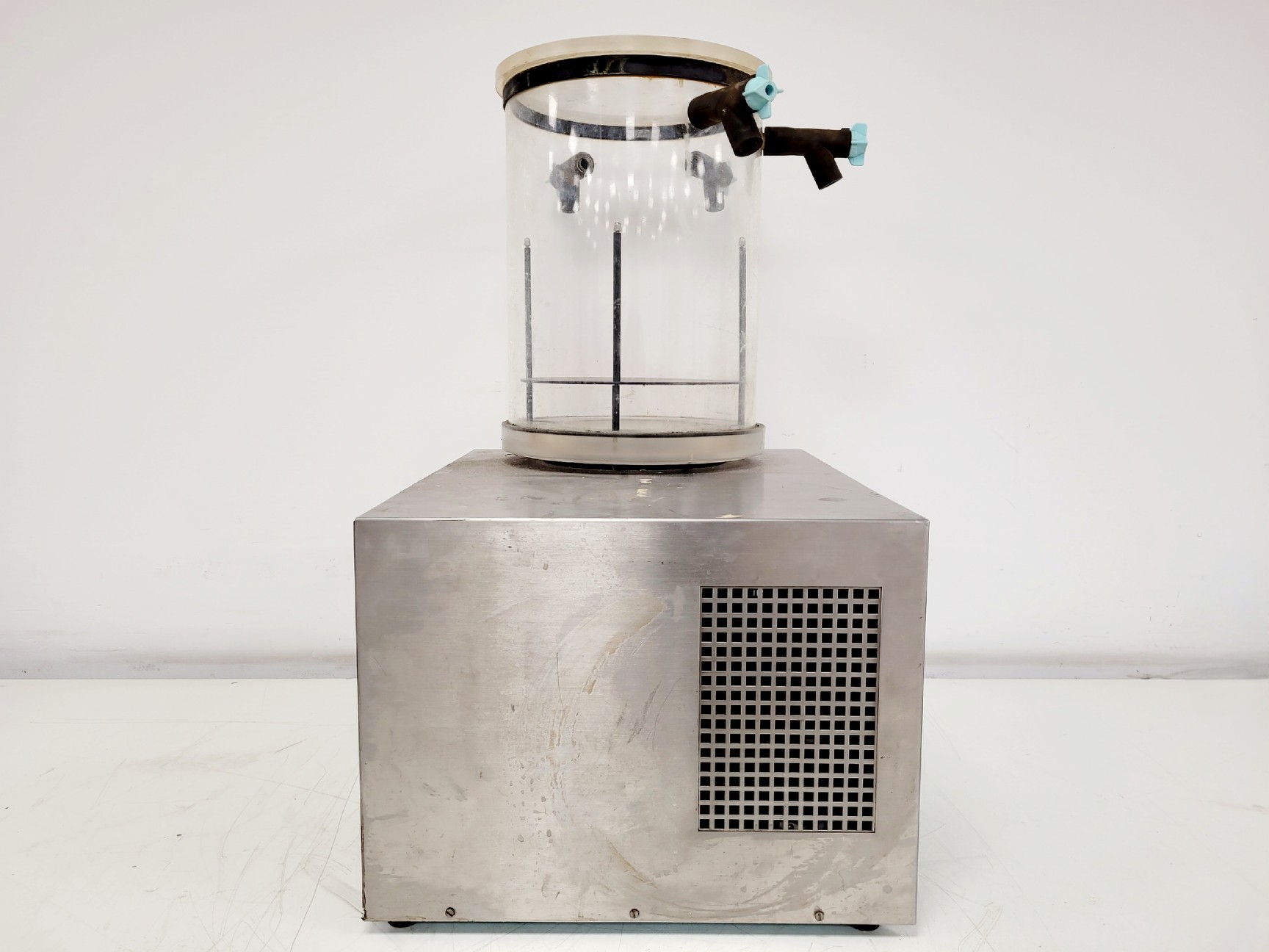 Image of LSL Secfroid LyoLab A Freeze Dryer