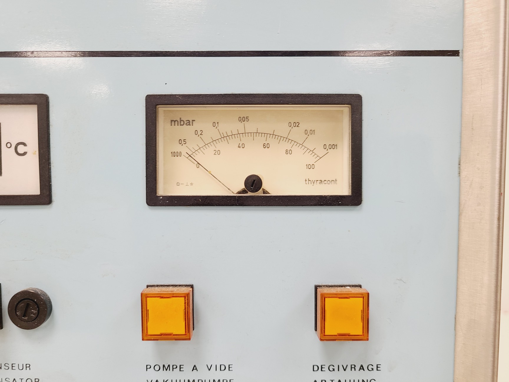 Image of LSL Secfroid LyoLab A Freeze Dryer