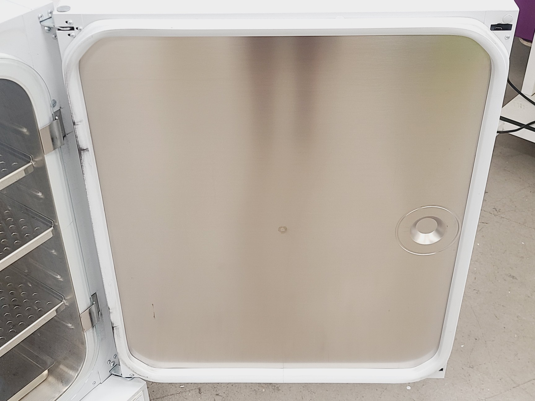 Image of Binder CB 220 CO2 Floorstanding Laboratory Incubator 