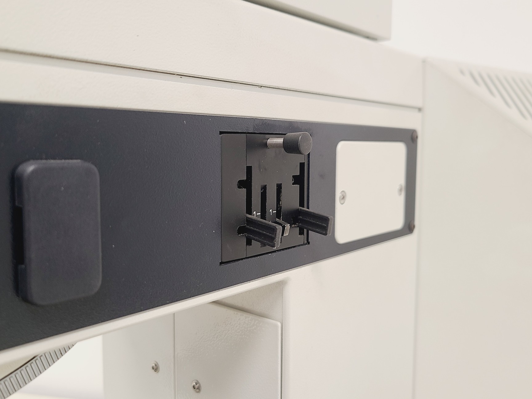 Image of Leica DMRE Upright Fluorescence Microscope - No Objectives