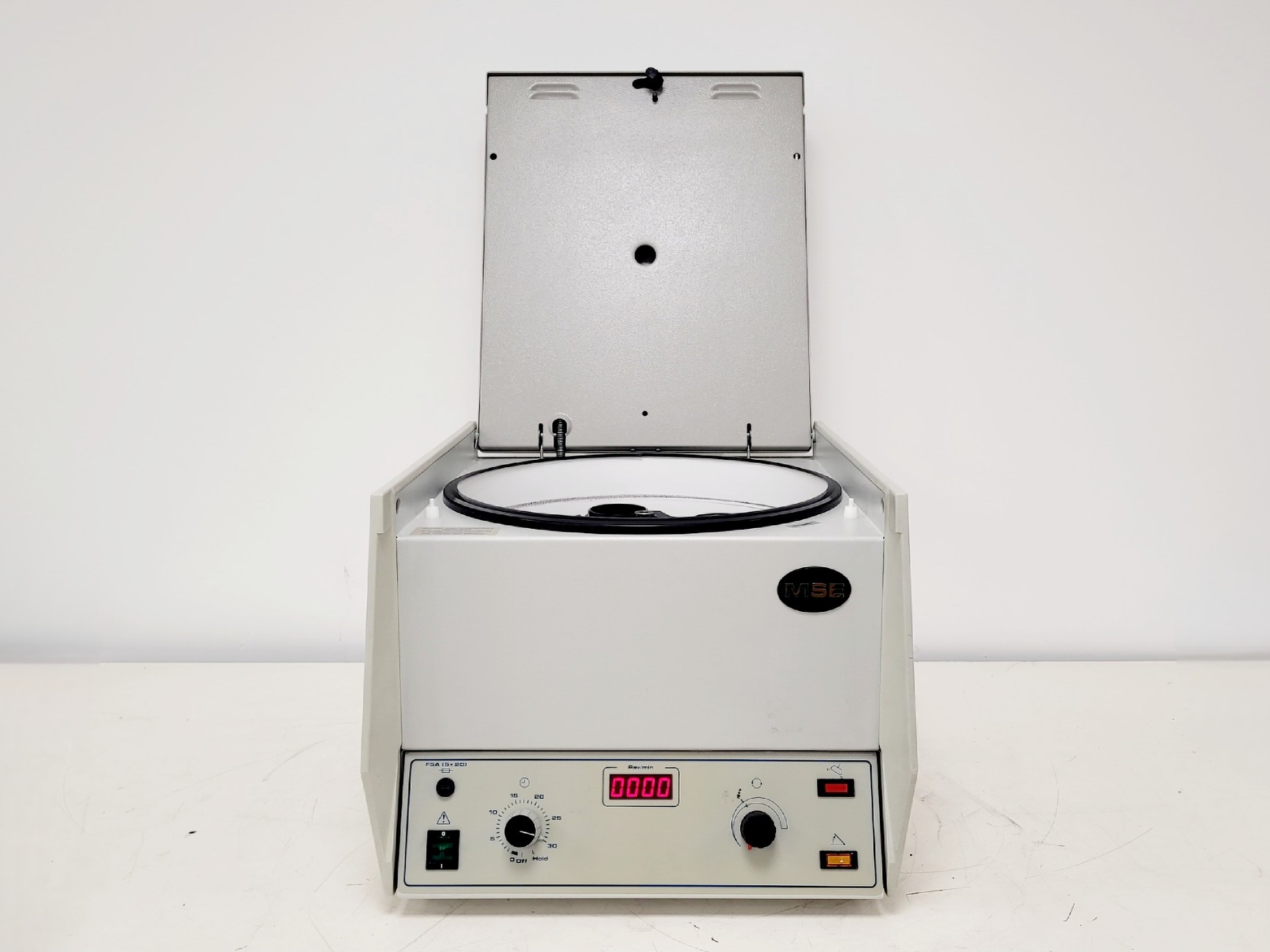 Image of MSE Centaur 2 Centrifuge Model MSB020.CX1.5 w/ Swing-Out Rotor & Buckets 4000RPM