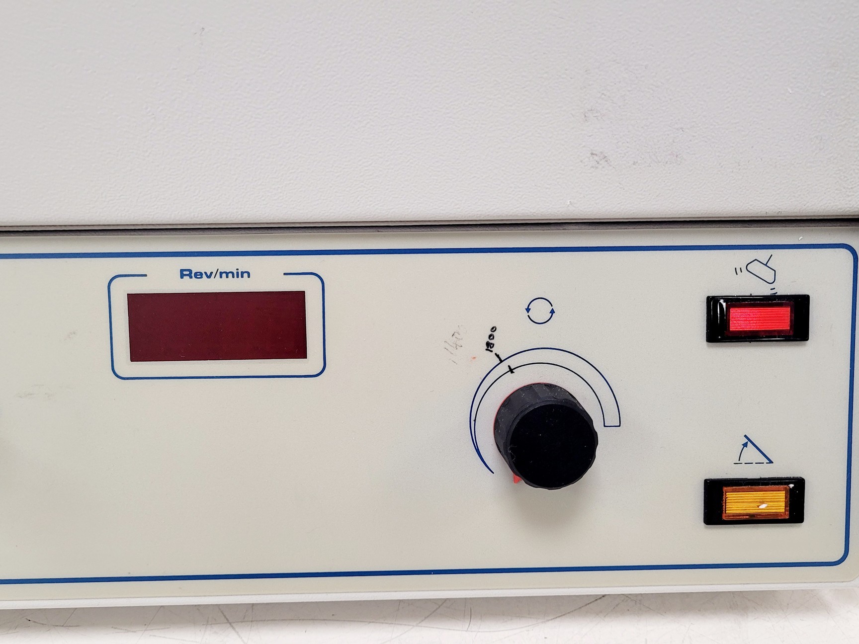 Image of MSE Centaur 2 Centrifuge Model MSB020.CX1.5 w/ Swing-Out Rotor & Buckets 4000RPM