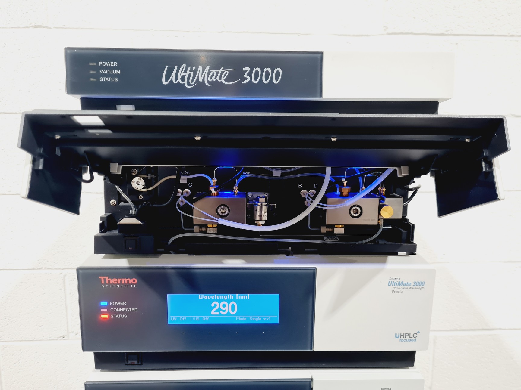 Image of Thermo Dionex UltiMate 3000 UHPLC System HPG-3400RS VWD-3400RS