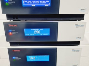 Thumbnail image of Thermo Dionex UltiMate 3000 UHPLC System HPG-3400RS VWD-3400RS