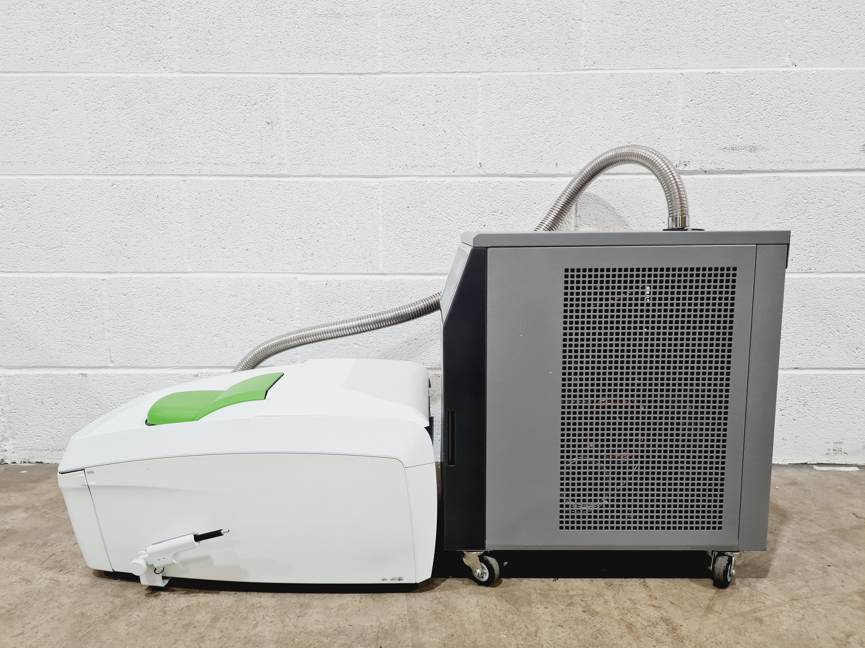 Image of PerkinElmer DSC 8000 with Intracooler 2 Accessory
