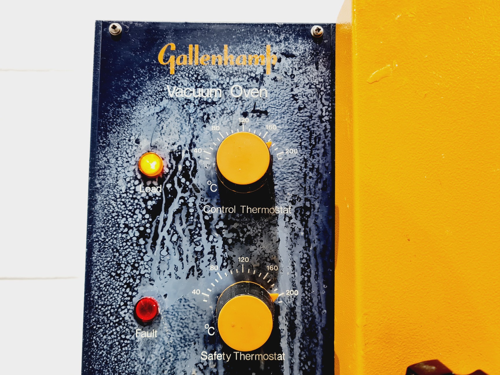 Image of Gallenkamp Vacuum Oven with Jigtool Single Stage High Vacuum Pump