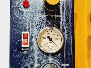 Thumbnail image of Gallenkamp Vacuum Oven with Jigtool Single Stage High Vacuum Pump