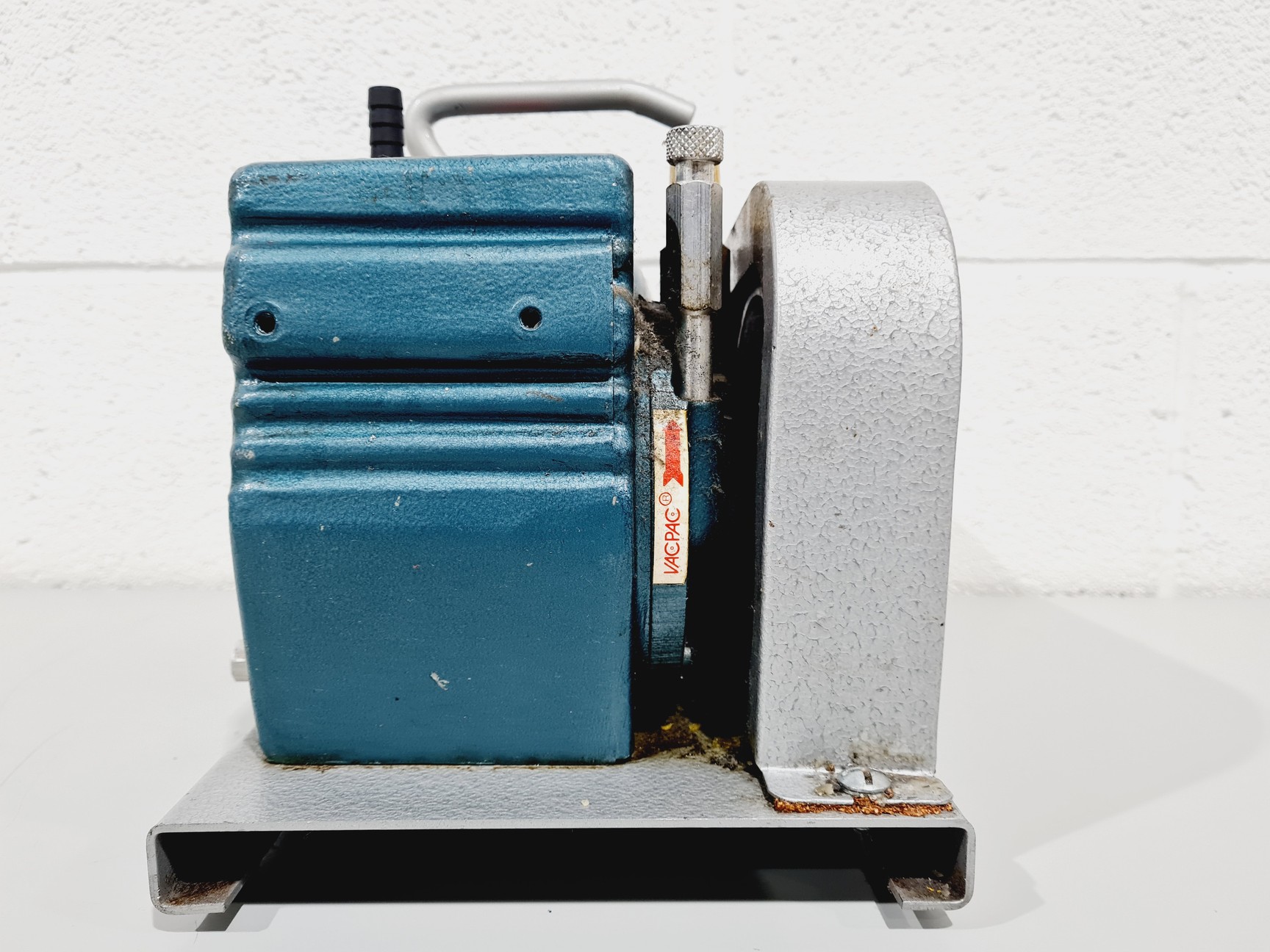 Image of Gallenkamp Vacuum Oven with Jigtool Single Stage High Vacuum Pump