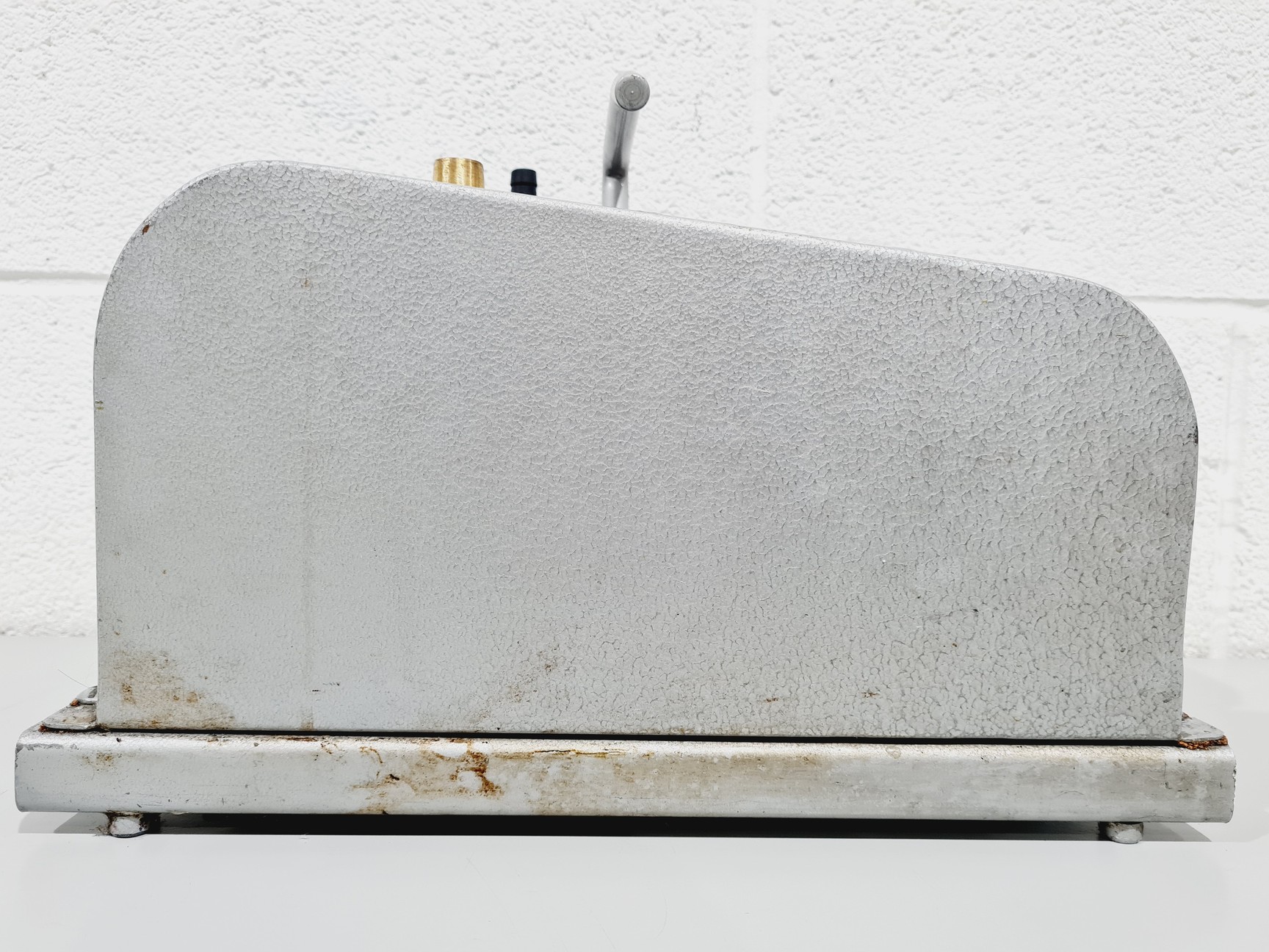 Image of Gallenkamp Vacuum Oven with Jigtool Single Stage High Vacuum Pump