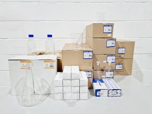 Image of Mixed Job Lot of Various Laboratory Glassware Beakers and Flasks - 114 Pieces