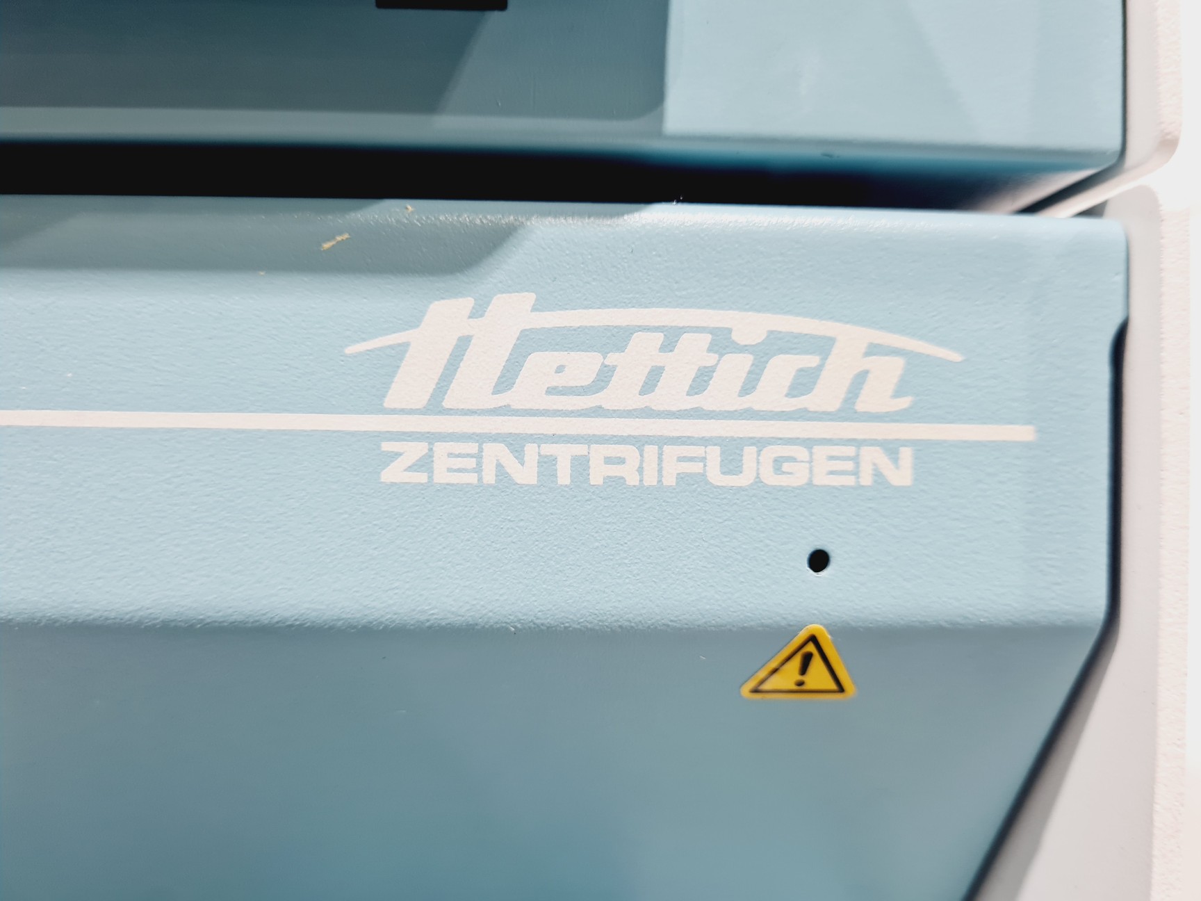 Image of Hettich Rotofix 32A Benchtop Centrifuge w/ 1619 Swing-Out Rotor 4000RPM