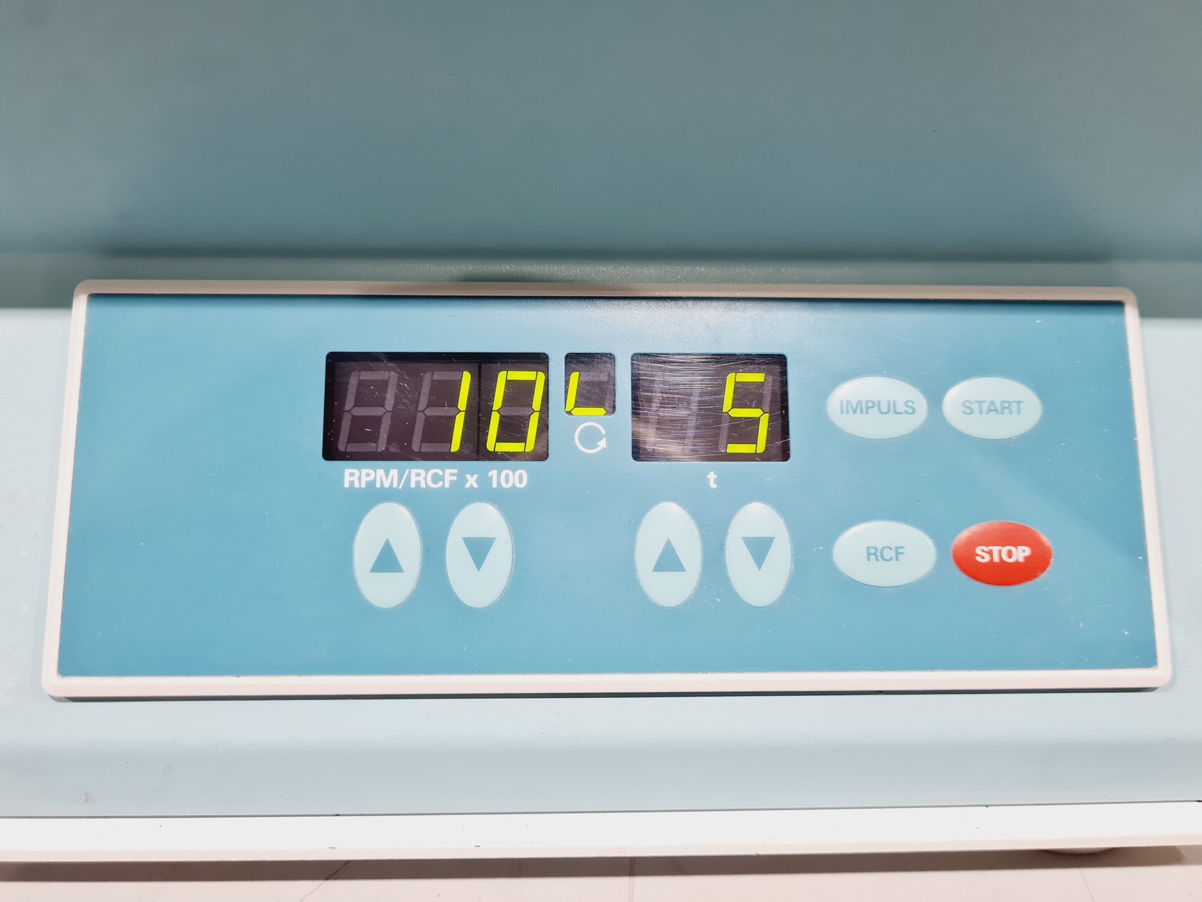 Image of Hettich Rotofix 32A Benchtop Centrifuge w/ 1619 Swing-Out Rotor 4000RPM
