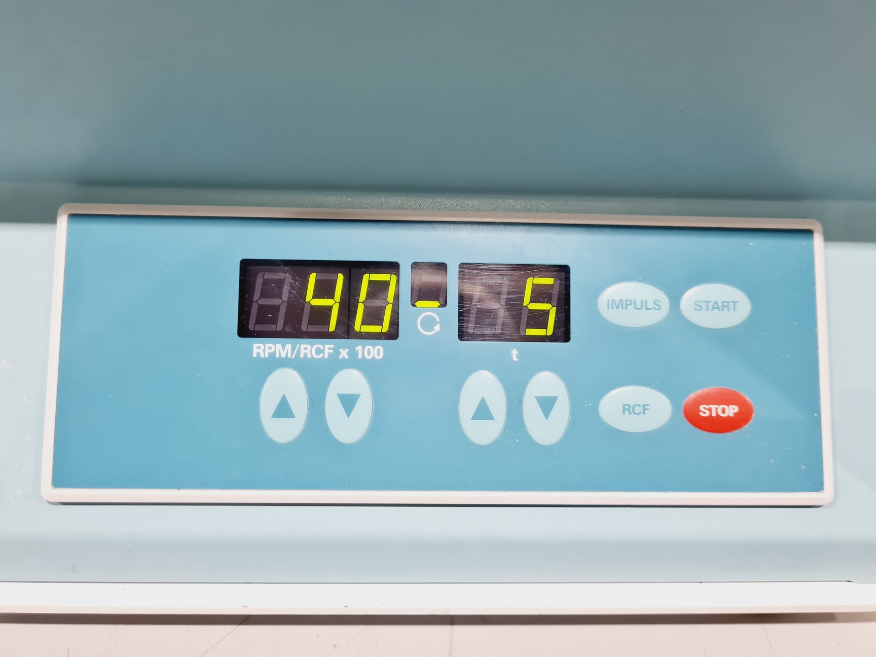 Image of Hettich Rotofix 32A Benchtop Centrifuge w/ 1619 Swing-Out Rotor 4000RPM