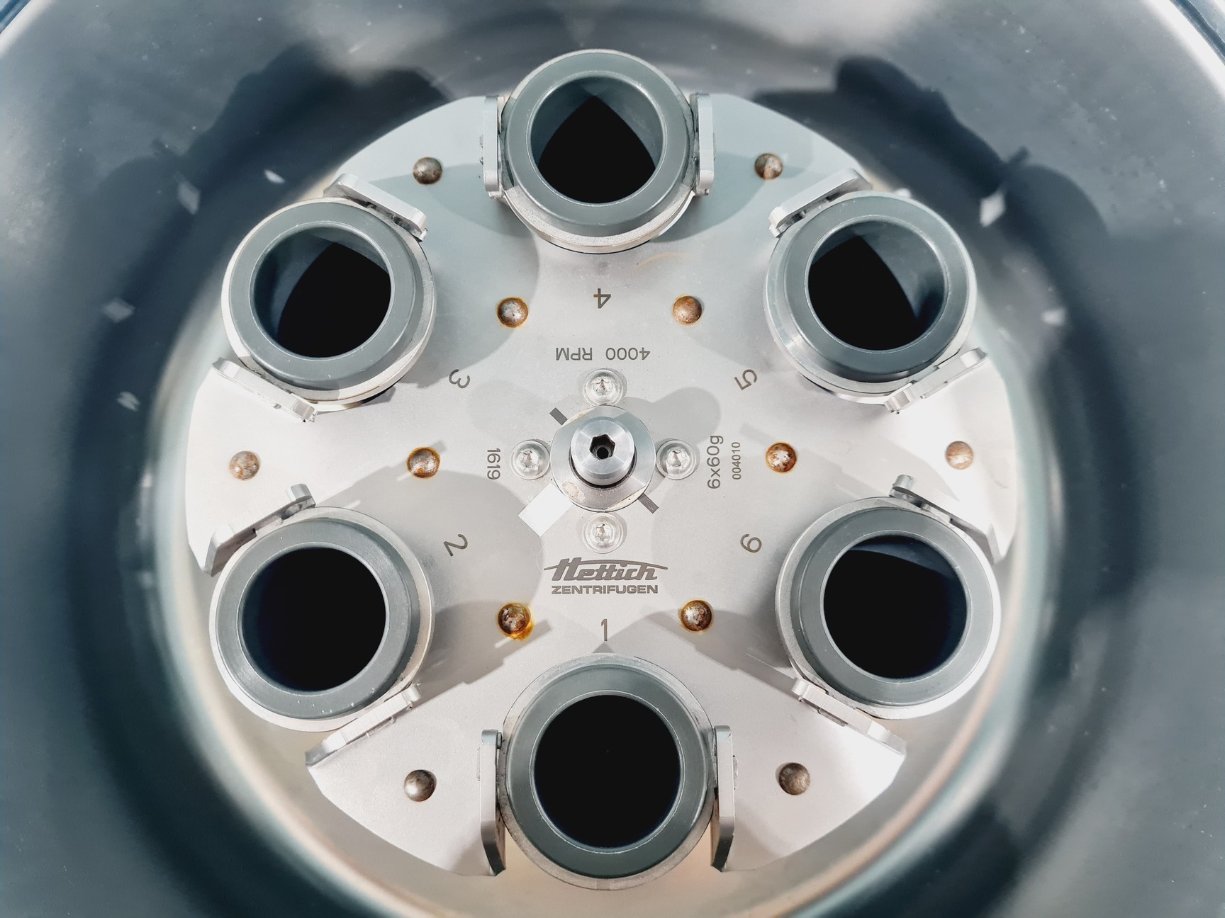 Image of Hettich Rotofix 32A Benchtop Centrifuge w/ 1619 Swing-Out Rotor 4000RPM