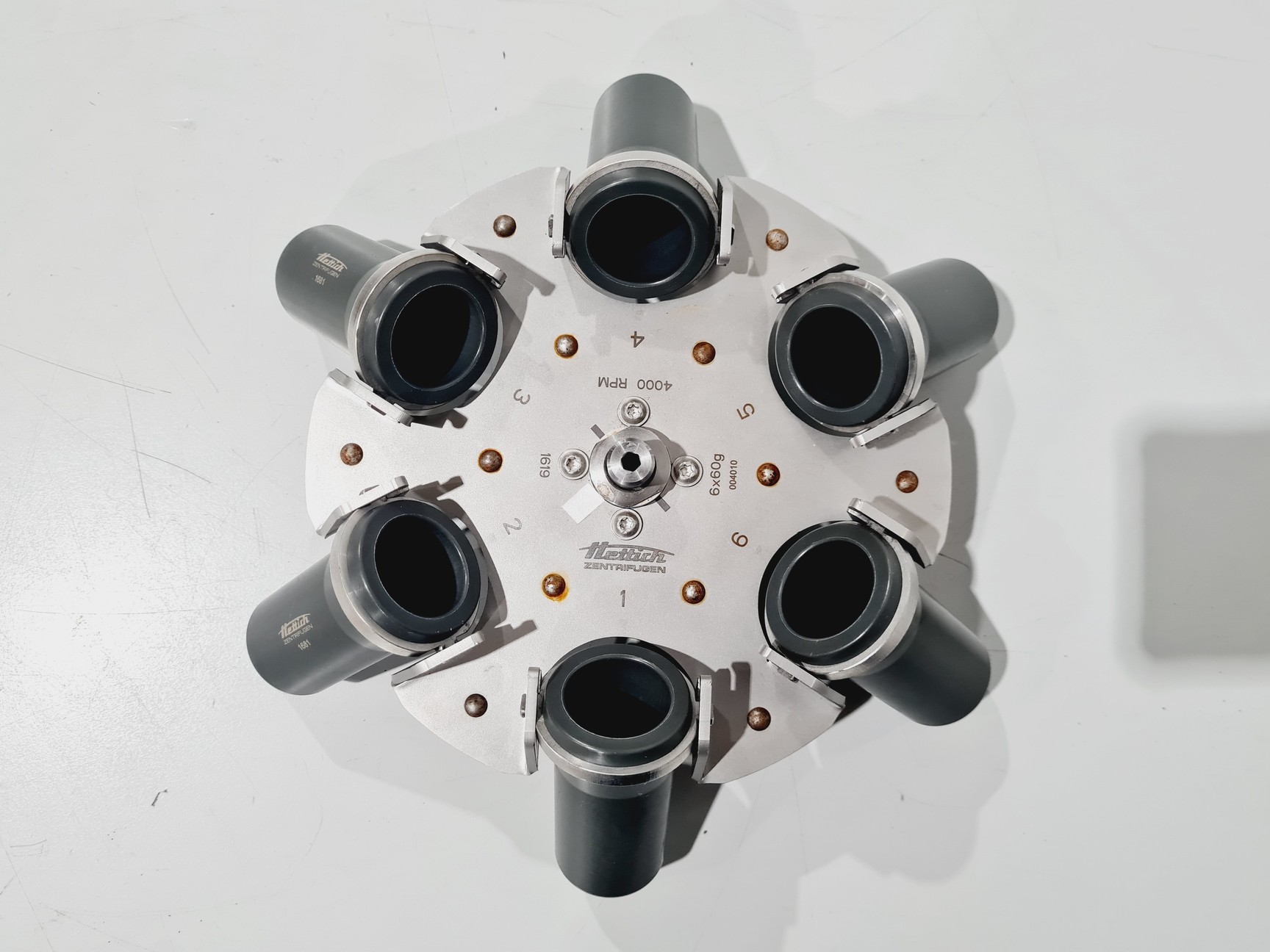 Image of Hettich Rotofix 32A Benchtop Centrifuge w/ 1619 Swing-Out Rotor 4000RPM