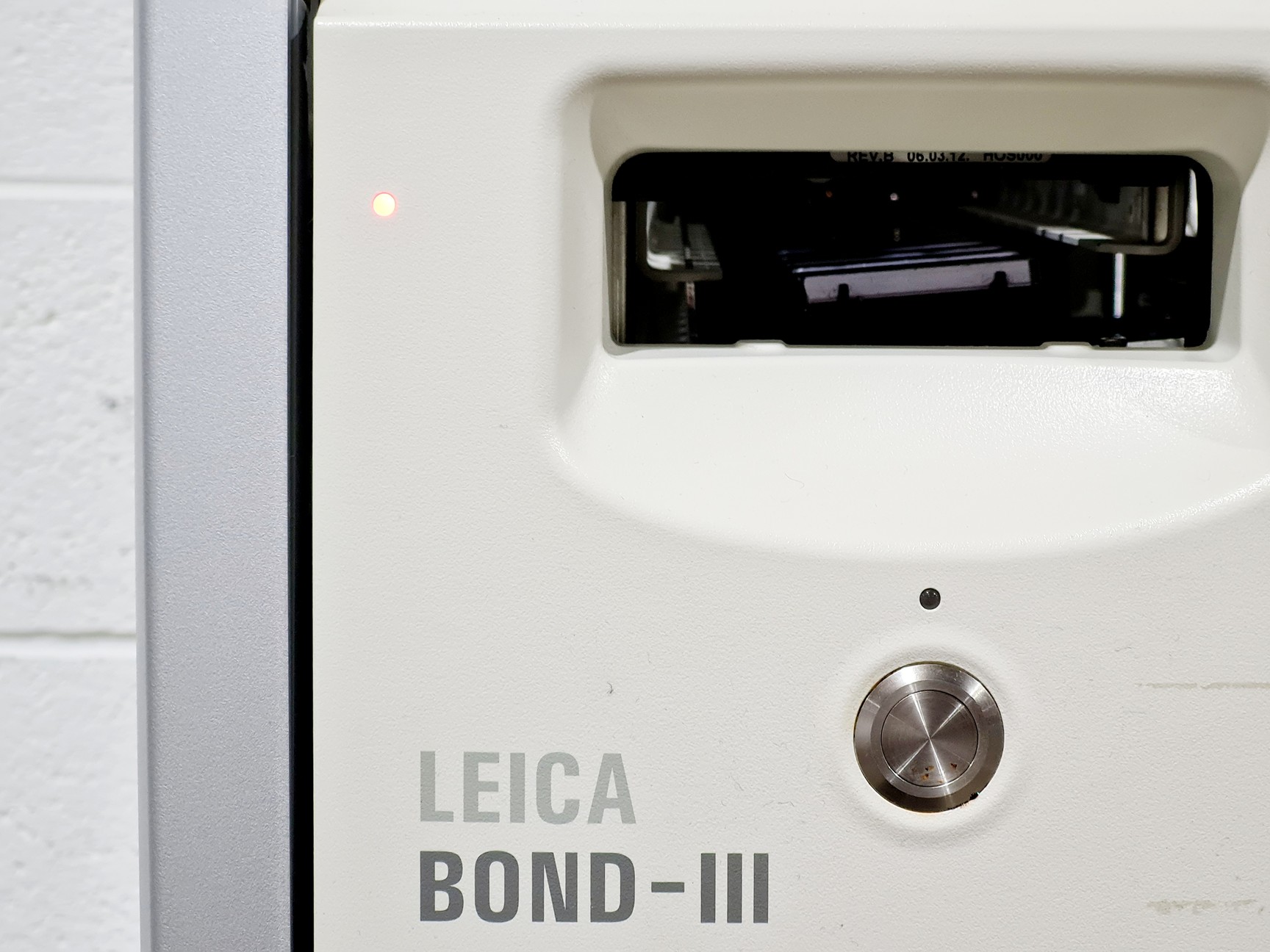 Image of Leica BOND-III Fully Automated IHC and ISH Staining System Lab