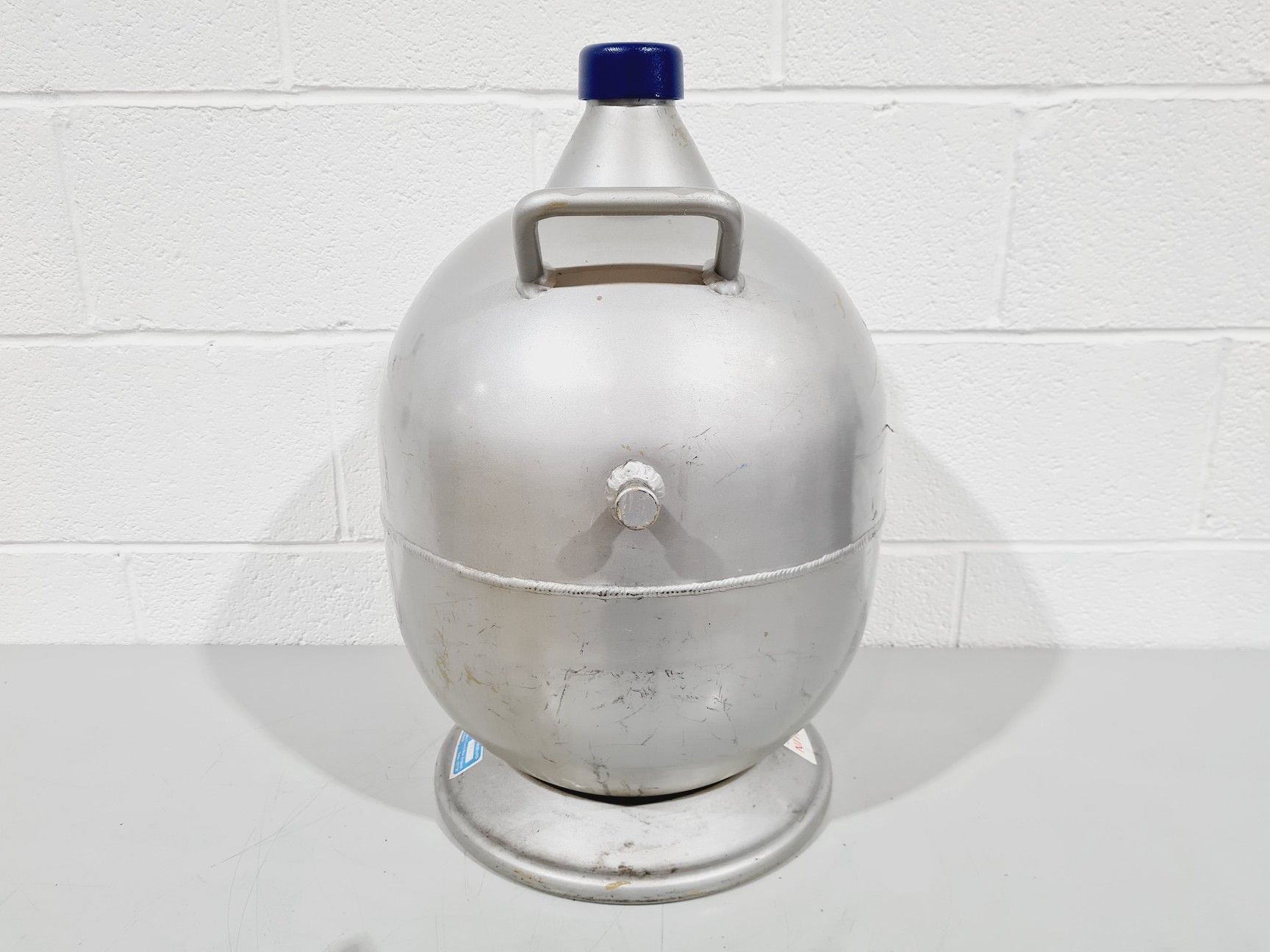 Image of Statebourne Cryogenics Nitrogen Dewar w/ Trolley