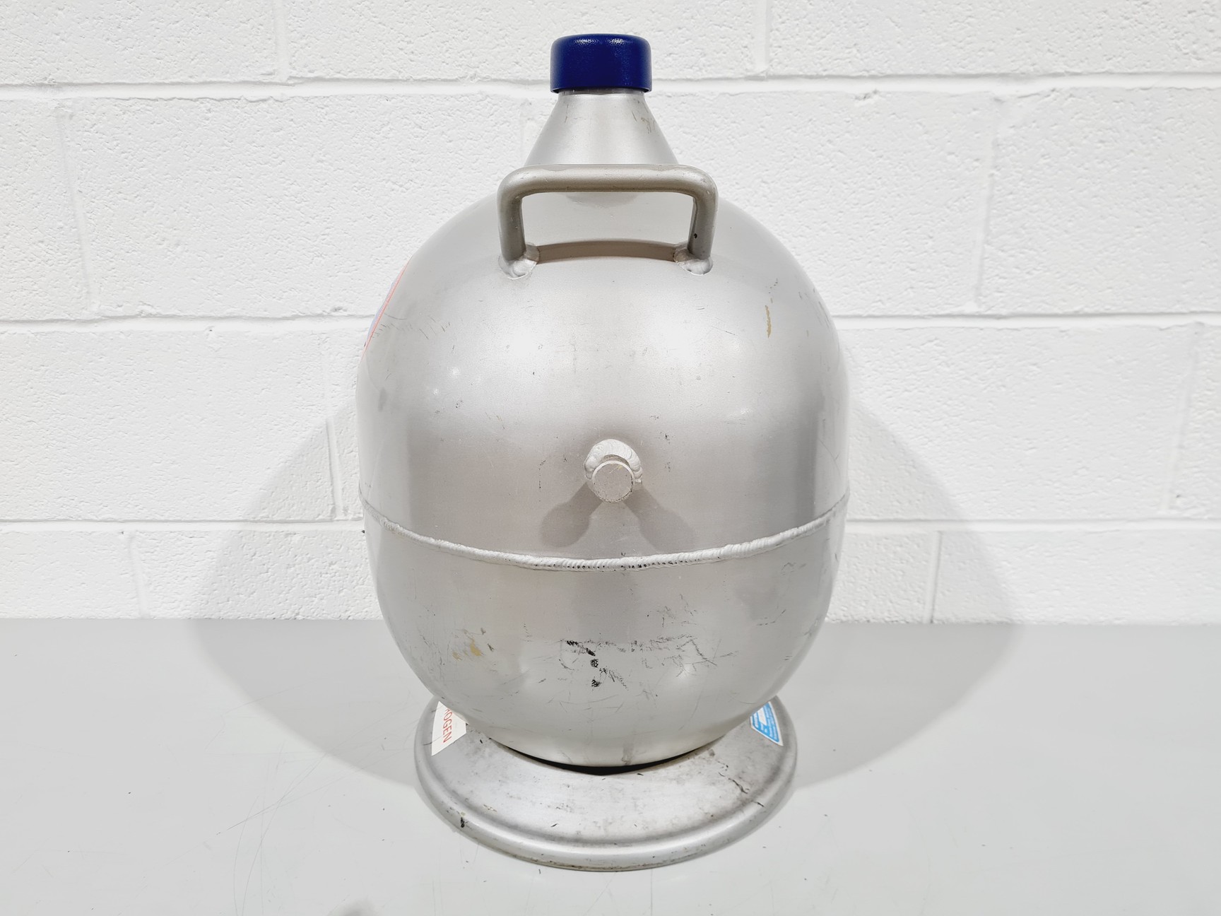 Image of Statebourne Cryogenics Nitrogen Dewar w/ Trolley