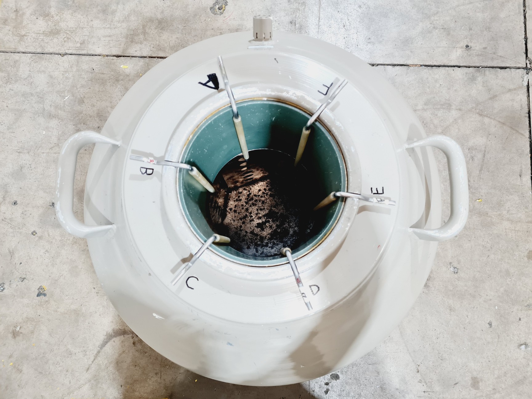 Image of Taylor Wharton Liquid Nitrogen Dewar Model 4800 RS