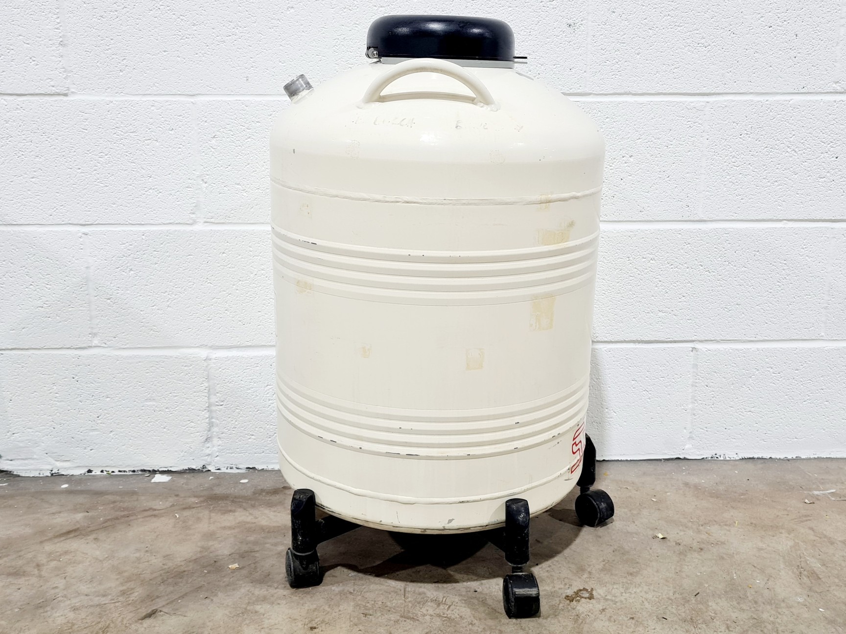 Image of Statebourne Cryogenics SXR 34 Nitrogen Dewar w/ Trolley
