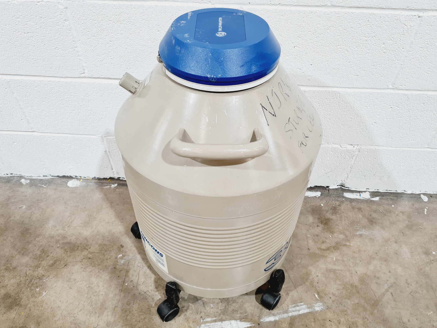 Image of Taylor-Warton 35 VHC Liquid Nitrogen Dewar