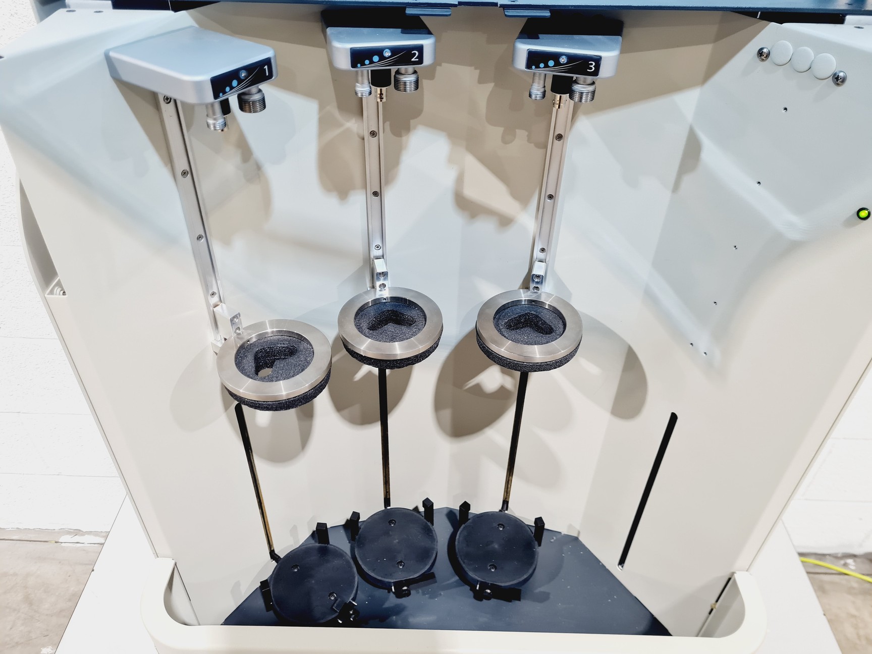 Image of Quantachrome 3QDS-MP-30 Surface Area Analysing Instrument