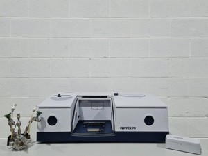 Image of Bruker Vertex 70 (FT-IR) Spectrometer Lab