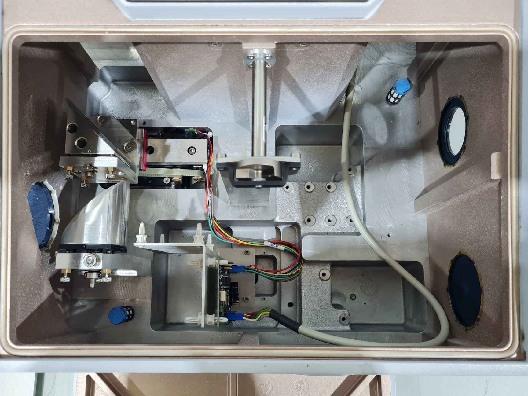 Image of Bruker Vertex 70 (FT-IR) Spectrometer Lab