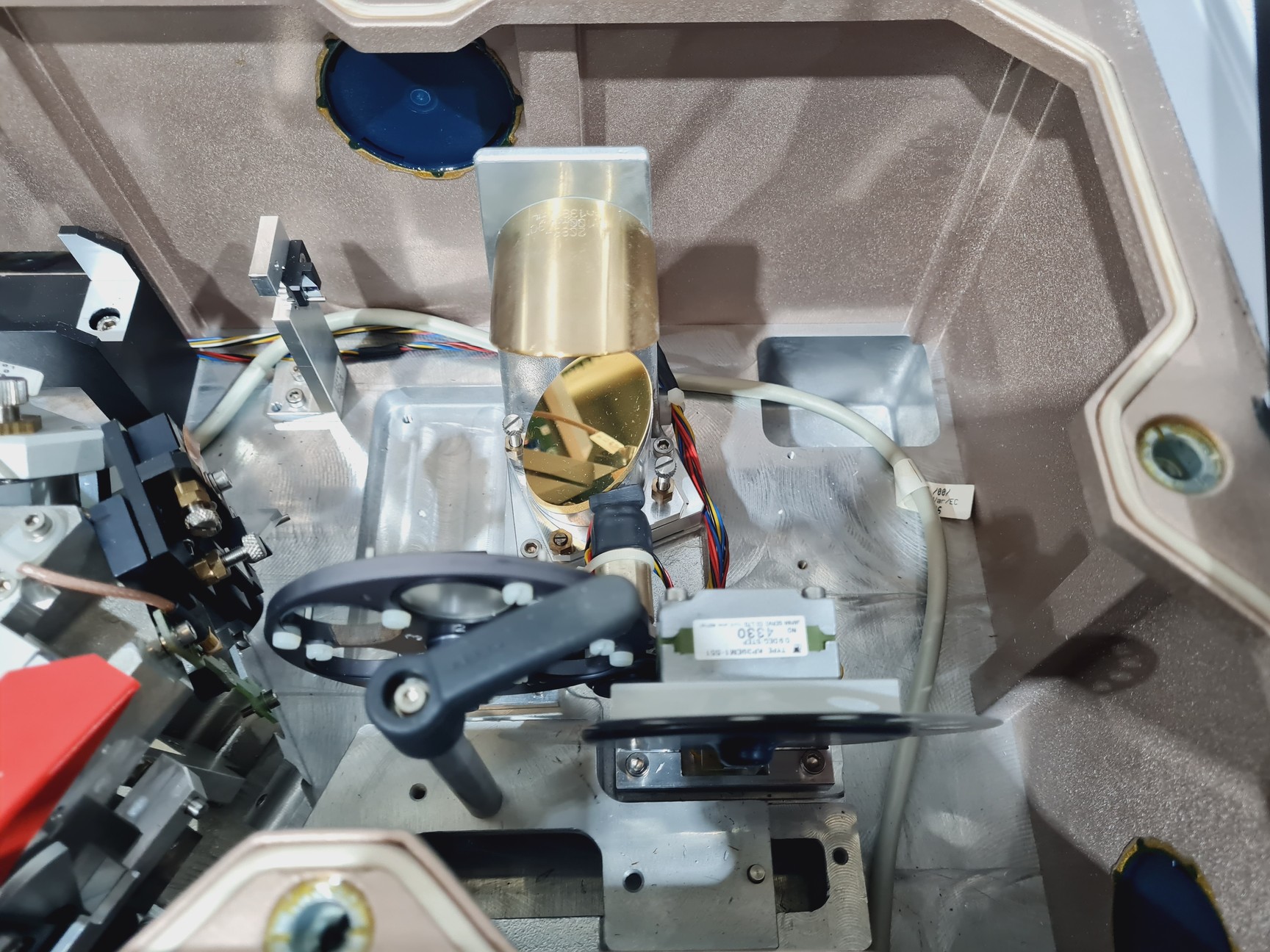 Image of Bruker Vertex 70 (FT-IR) Spectrometer Lab