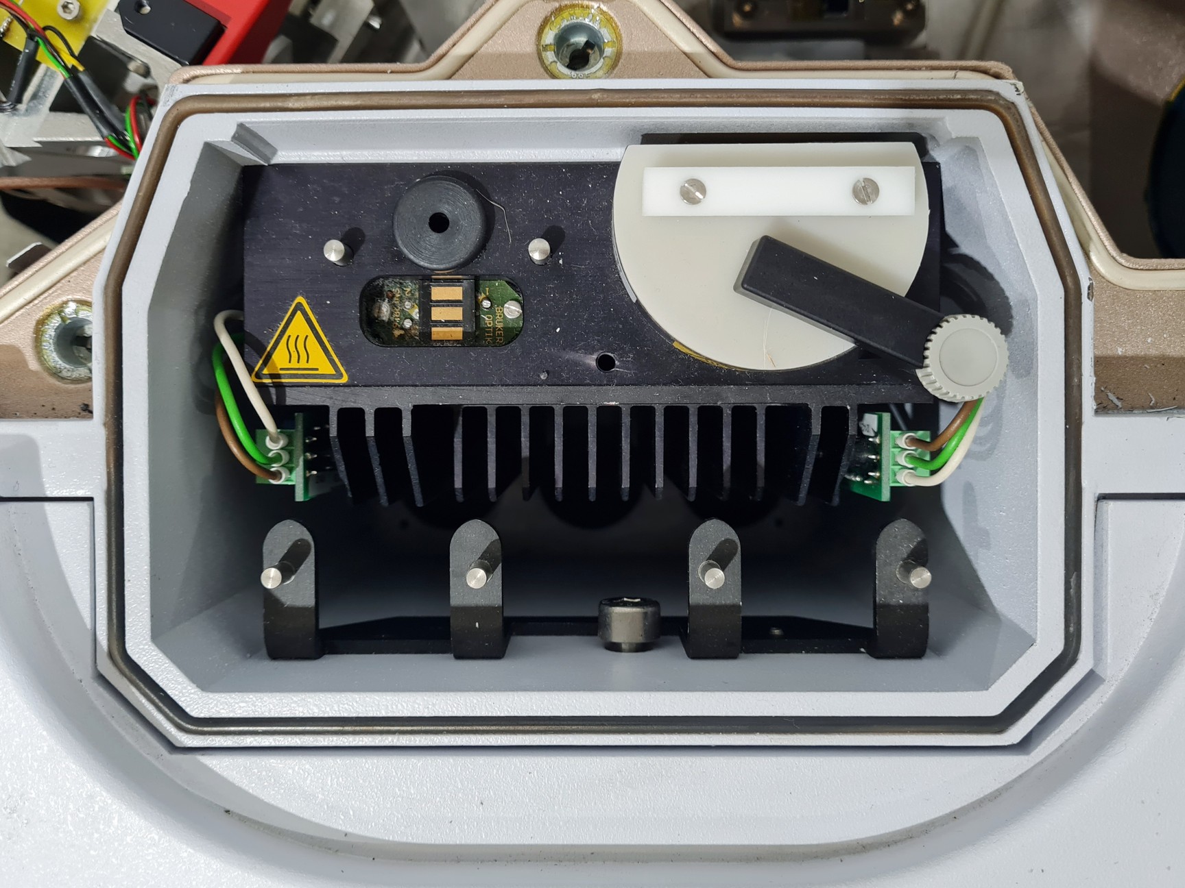 Image of Bruker Vertex 70 (FT-IR) Spectrometer Lab