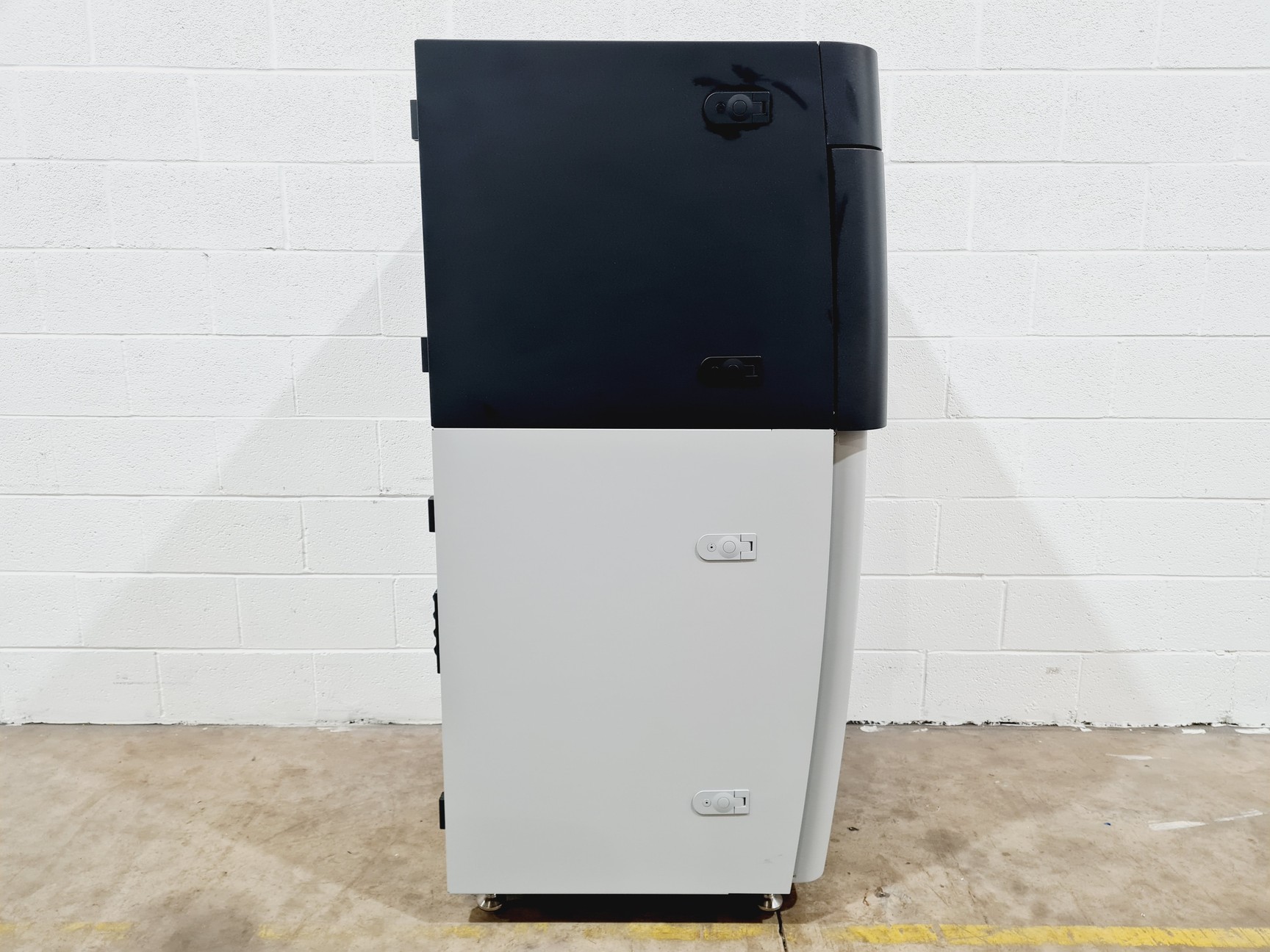 Image of PacBio Sequel II IIe Next Generation Sequencing (NGS) System lab