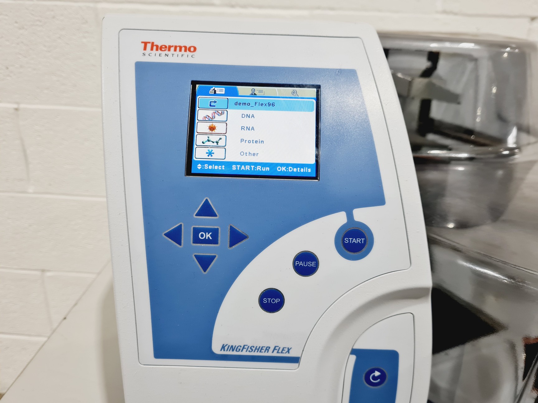 Image of Thermo Kingfisher Flex 711 Purification System (2020) Lab