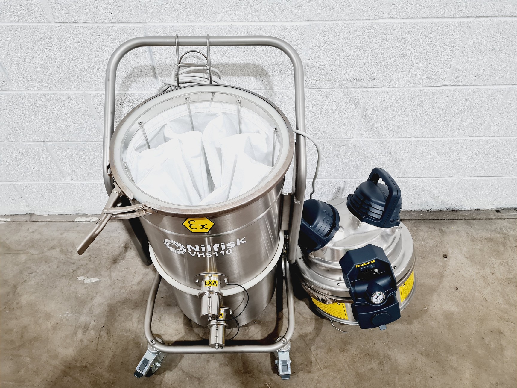 Image of Nilfisk VHS110 Z22 EXA XXX AU SBS Industrial Vacuum Cleaner W/ Accessories 2021