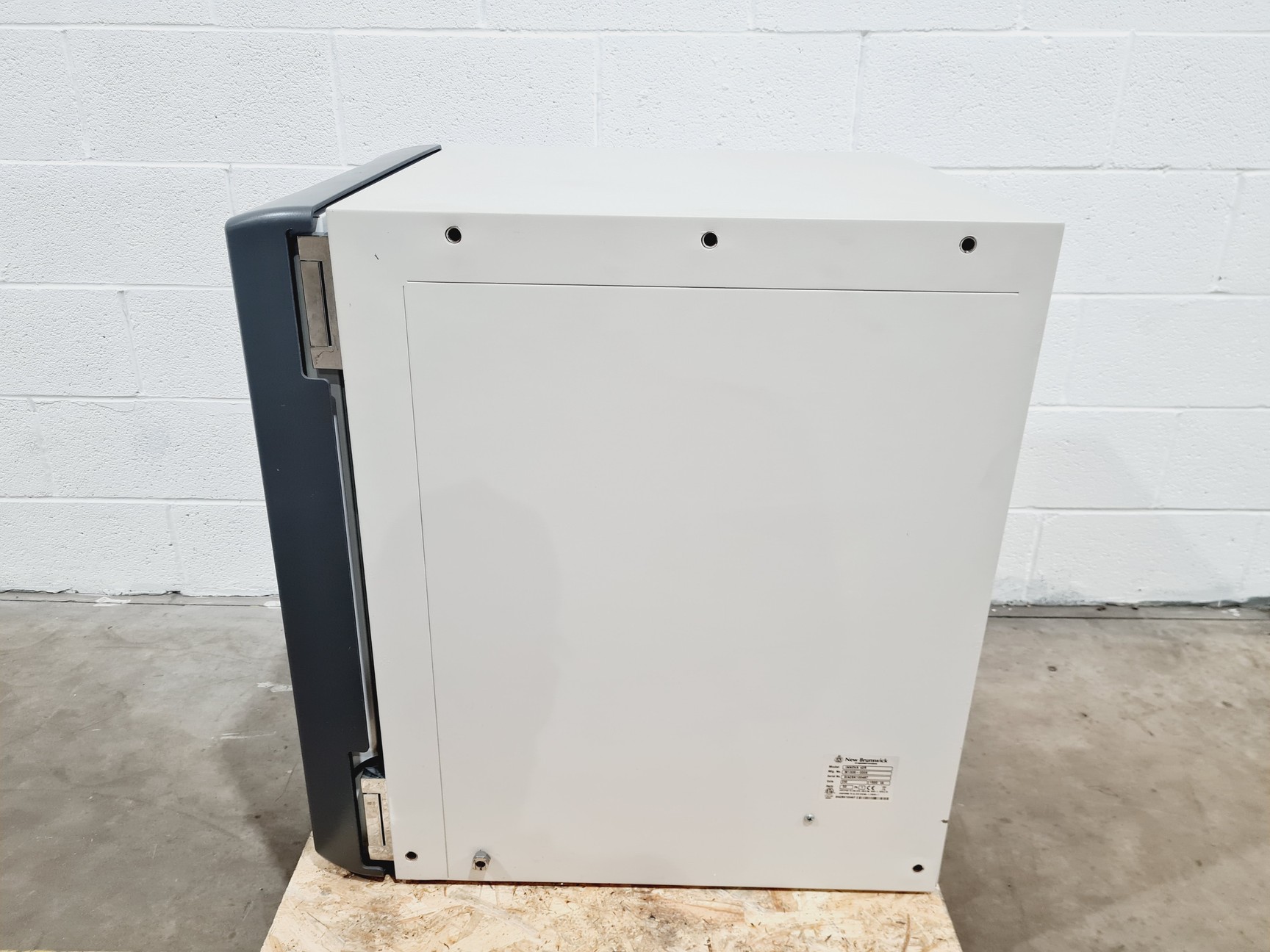 Image of New Brunswick Innova 42R Incubator Shaker 