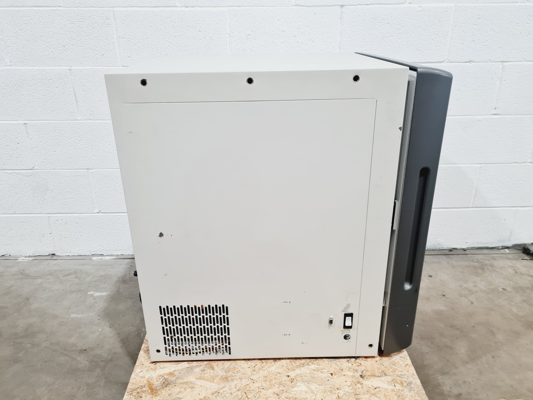 Image of New Brunswick Innova 42R Incubator Shaker 
