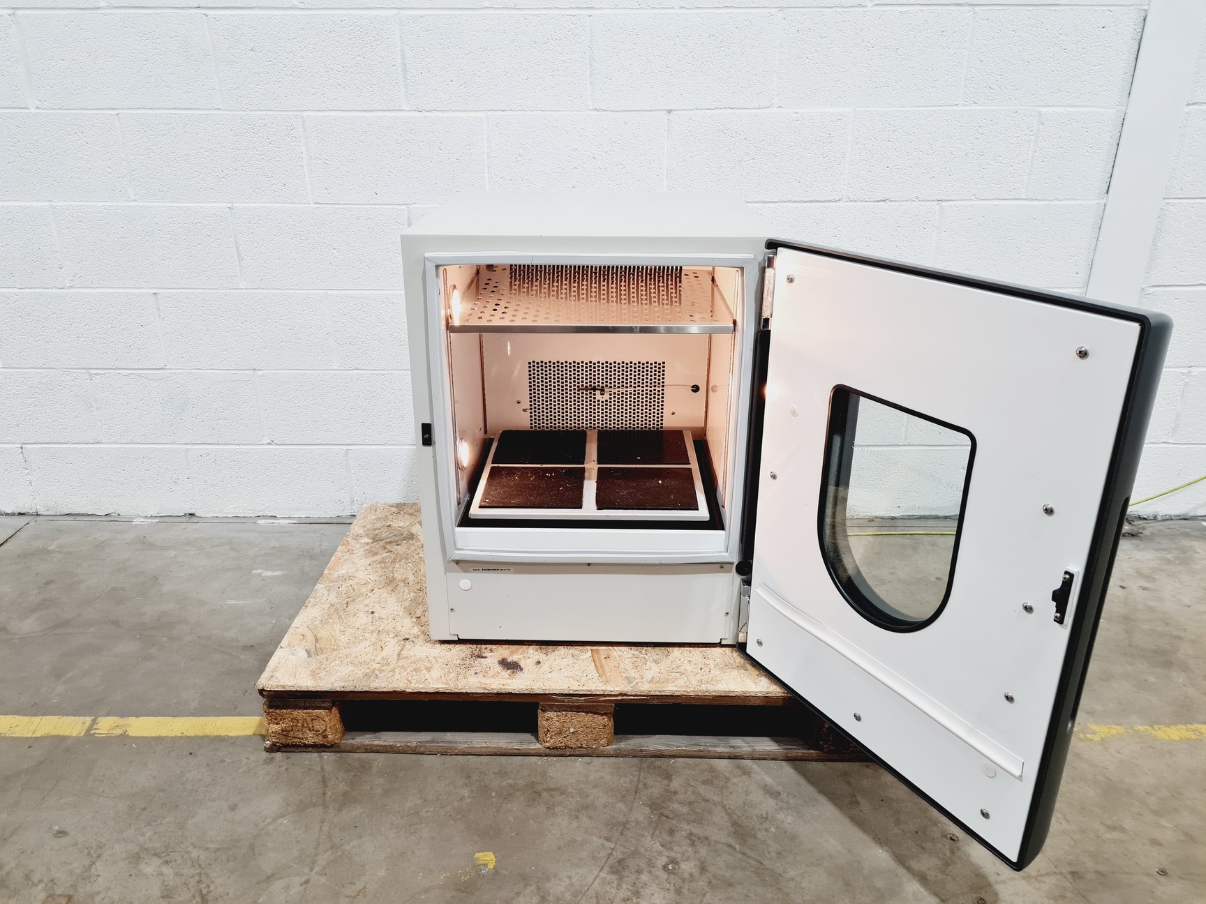 Image of New Brunswick Innova 42R Incubator Shaker 