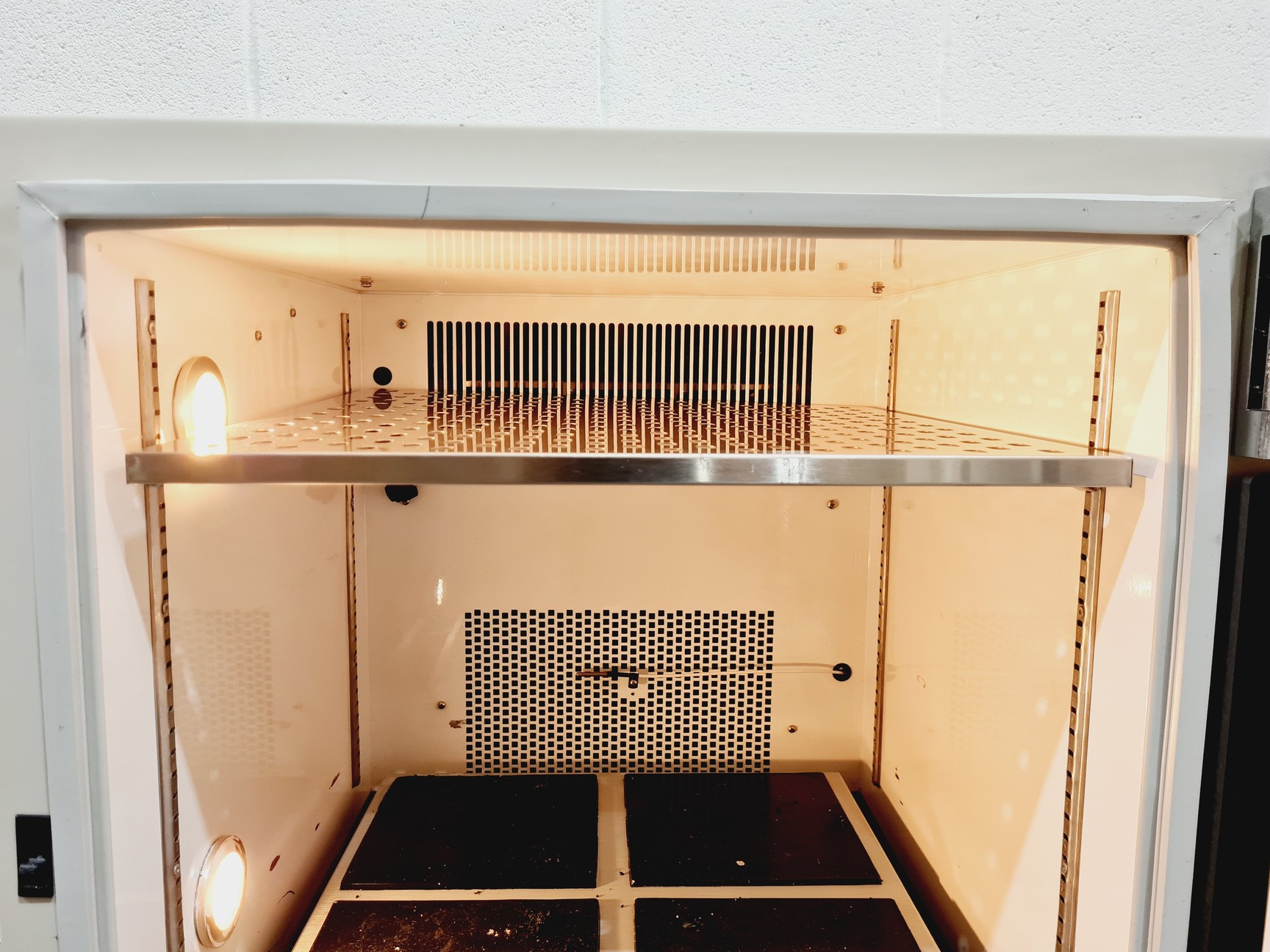Image of New Brunswick Innova 42R Incubator Shaker 