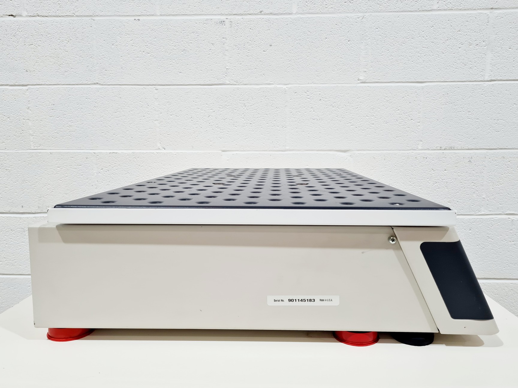 Image of Eppendorf New Brunswick Innova 2300 Open Air Shaker Lab