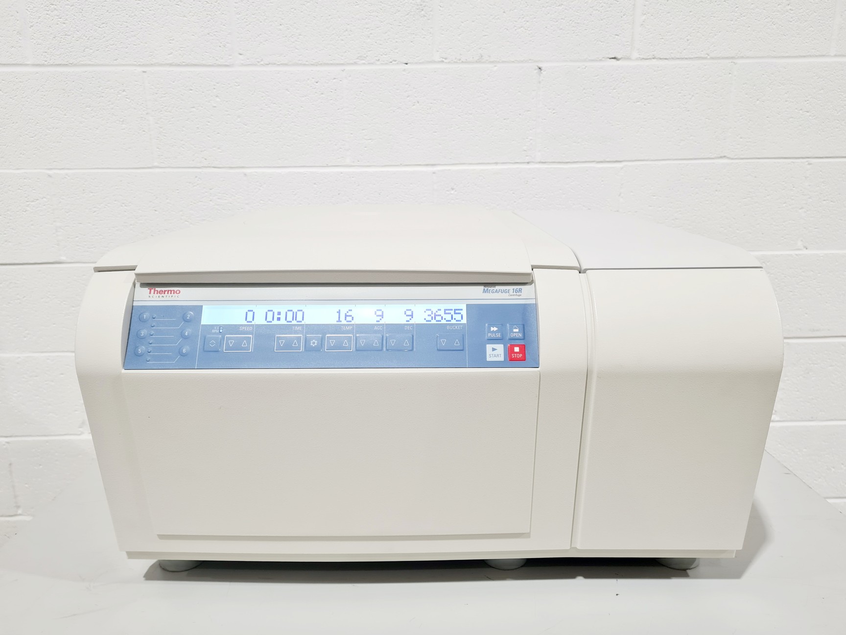 Image of Thermo Scientific Heraeus Megafuge 16R Centrifuge w/ Thermo TX-400 Rotor Lab
